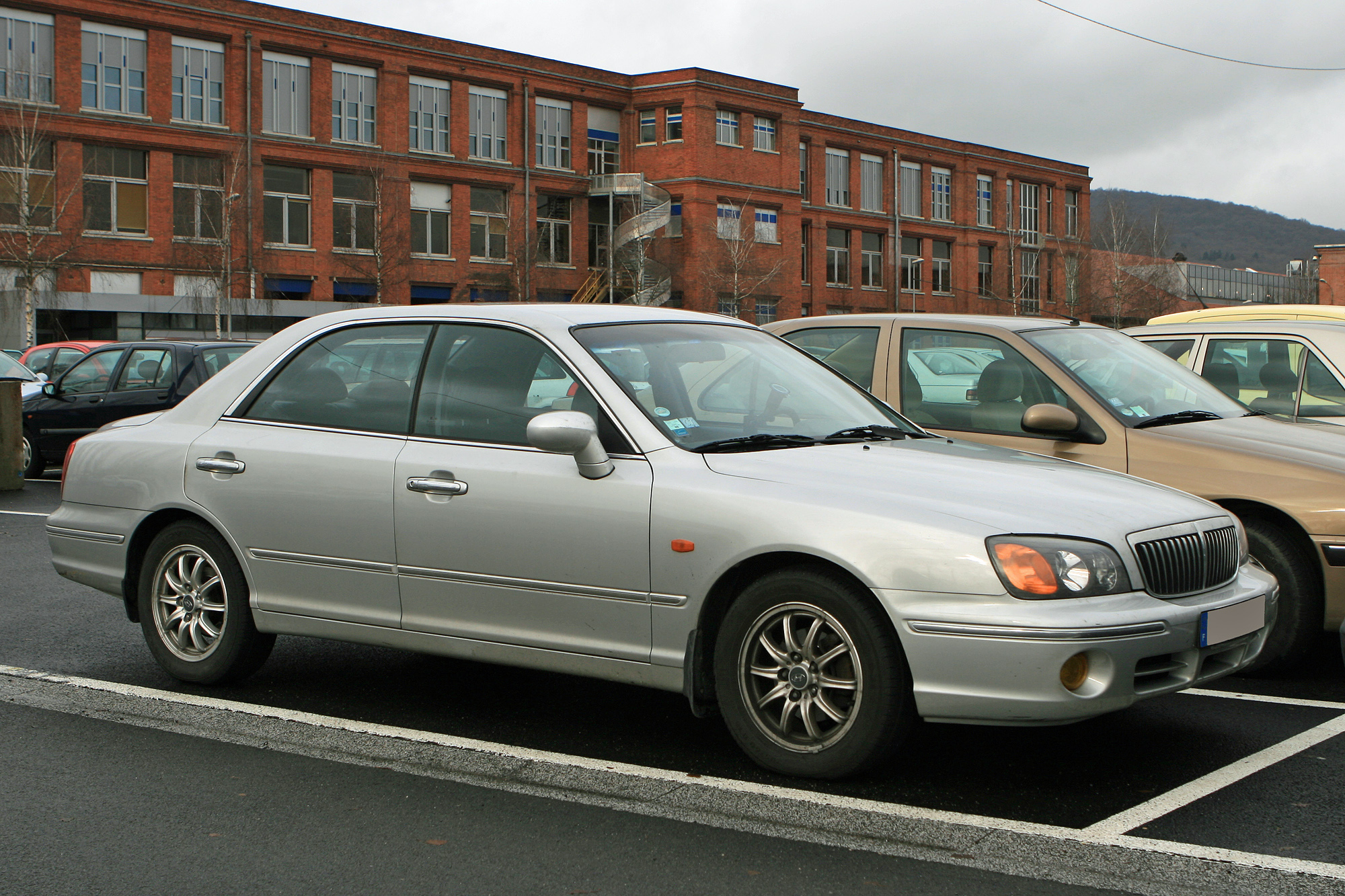 Hyundai XG25