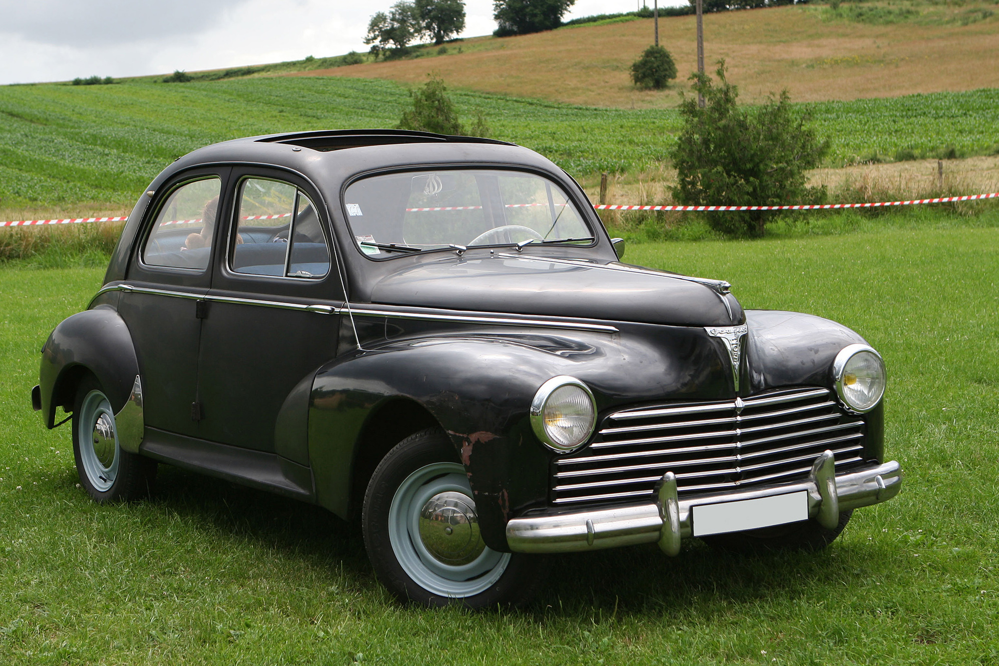 description-du-v-hicule-peugeot-203-encyclop-die-automobile