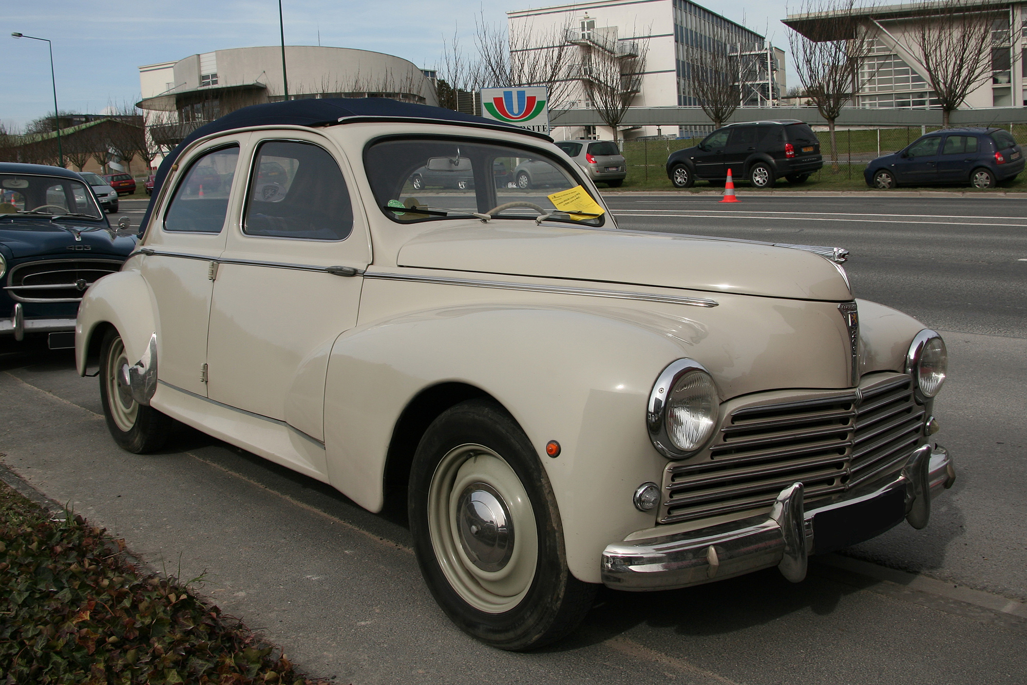 Peugeot 203