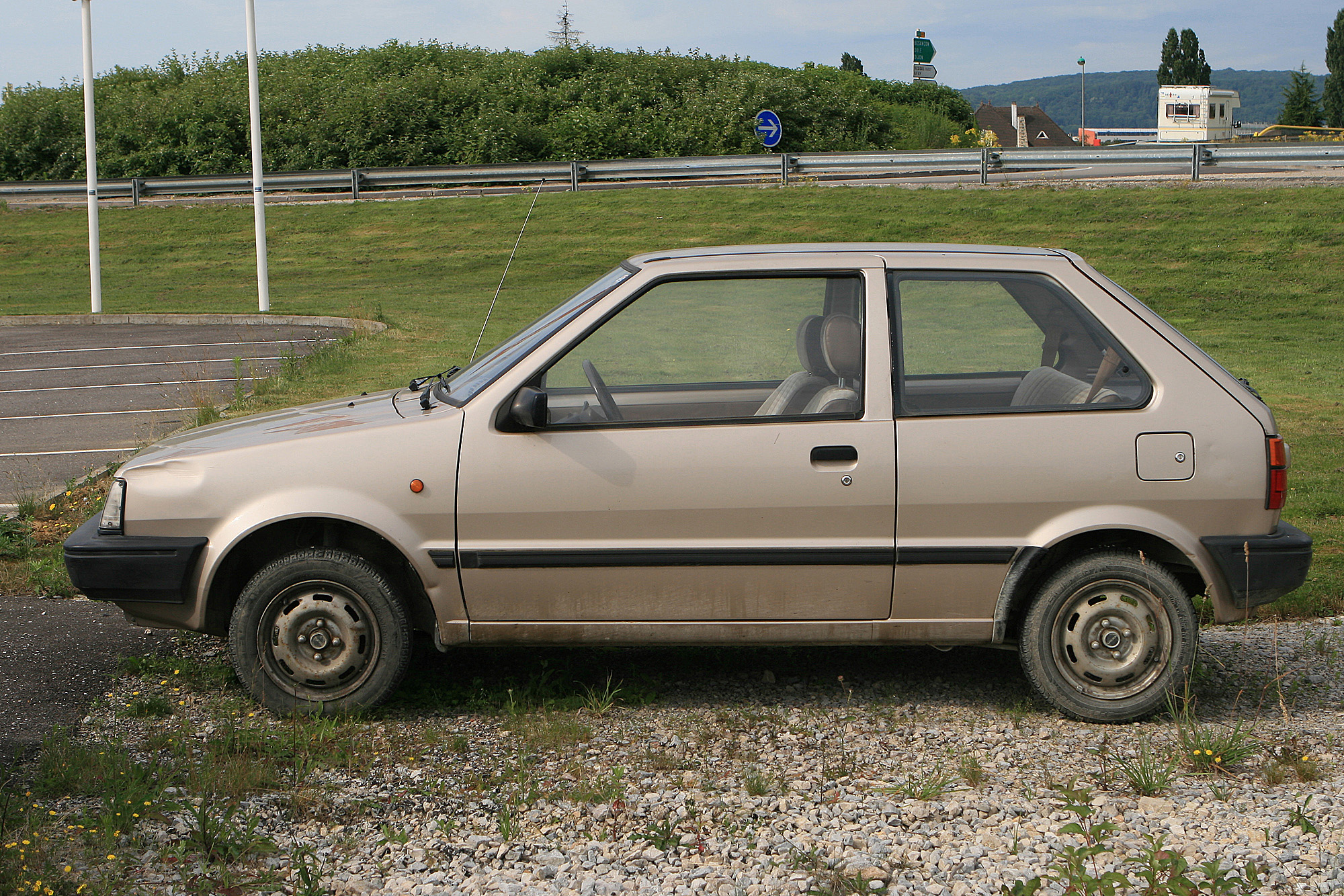 Nissan Micra 1