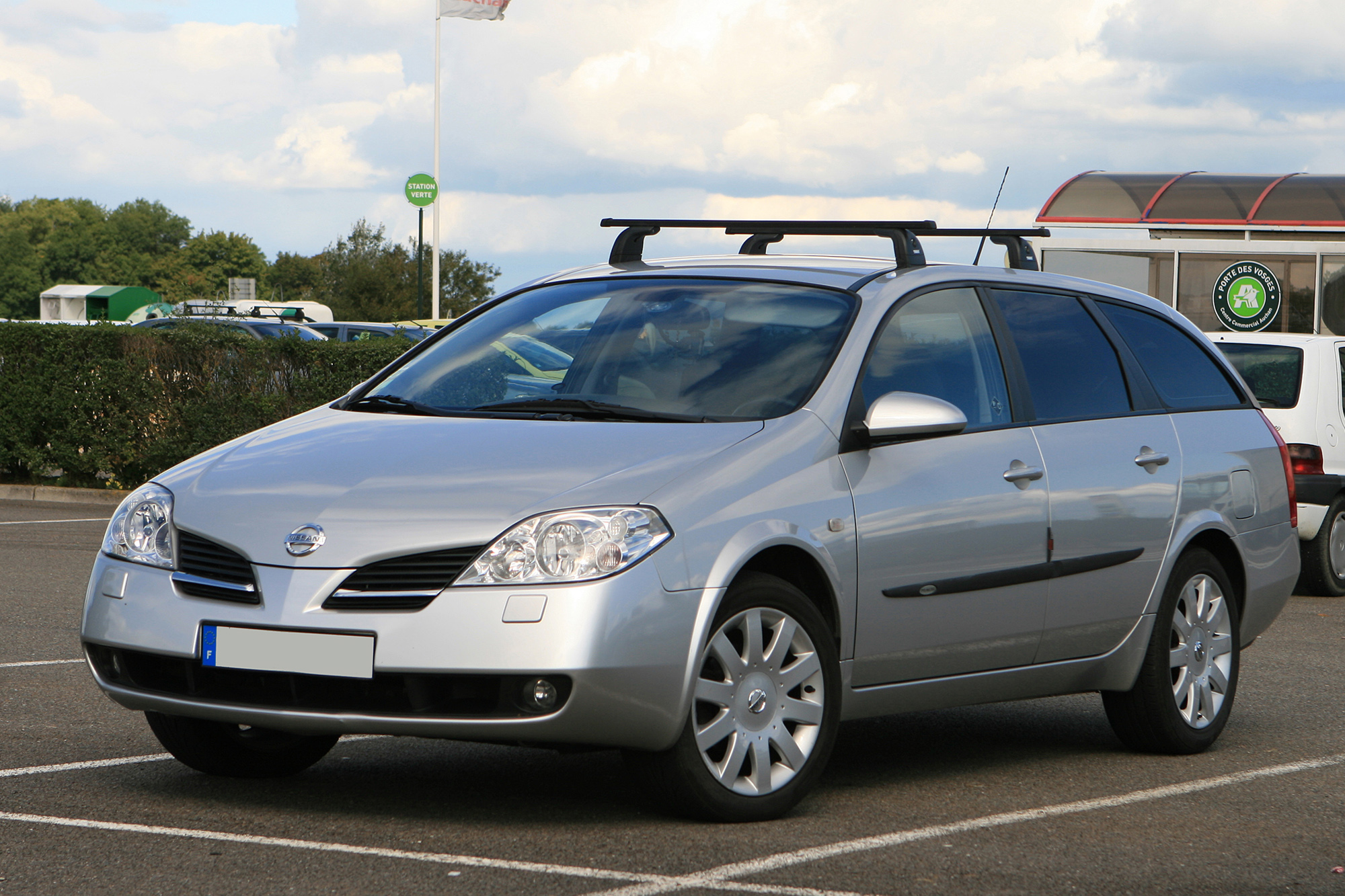Nissan Primera P12