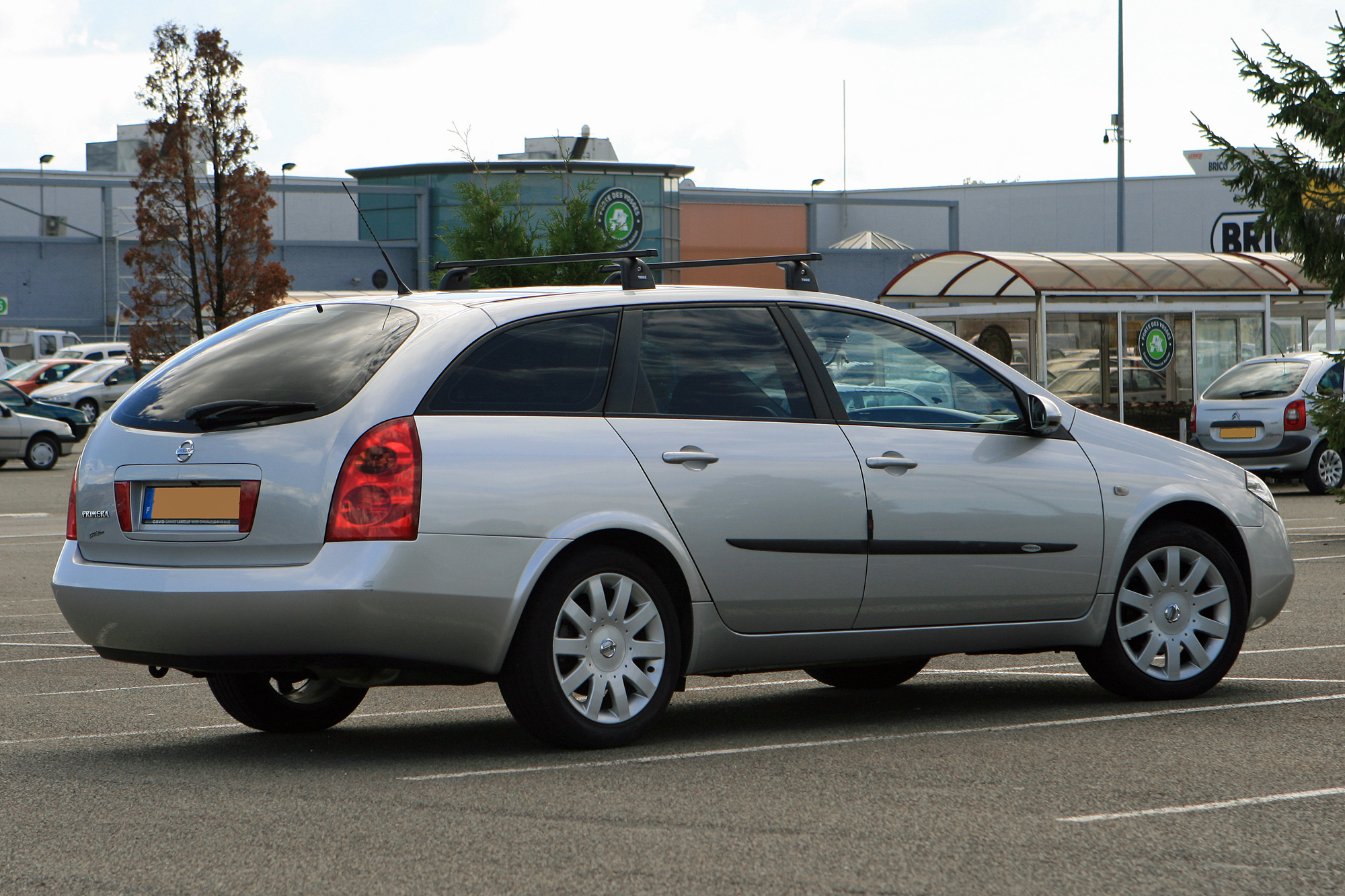 Nissan Primera P12