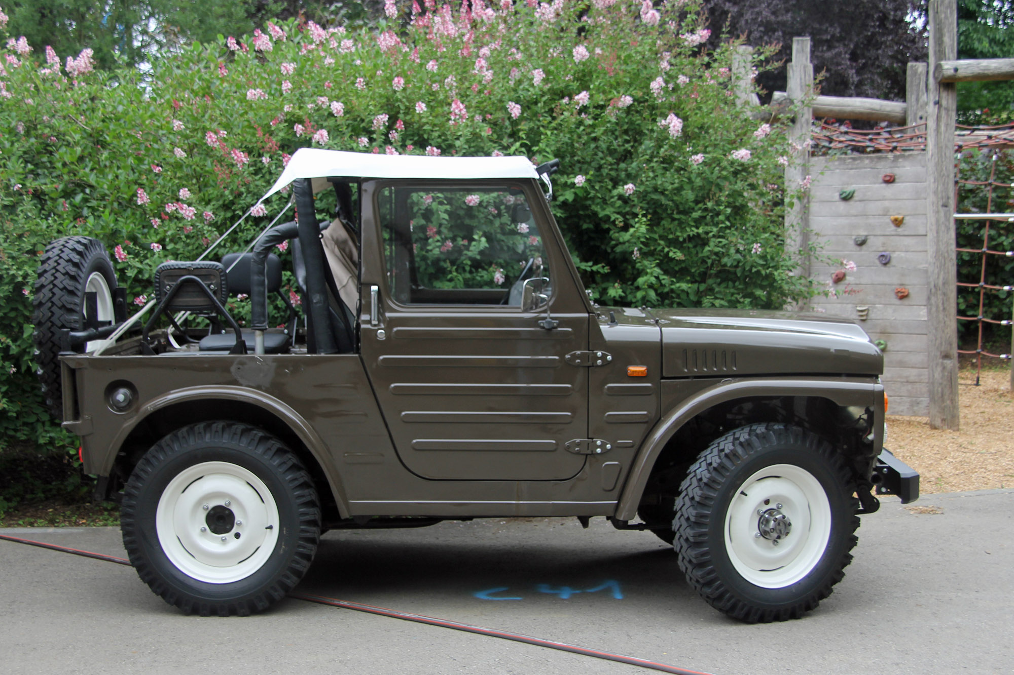 Suzuki LJ80