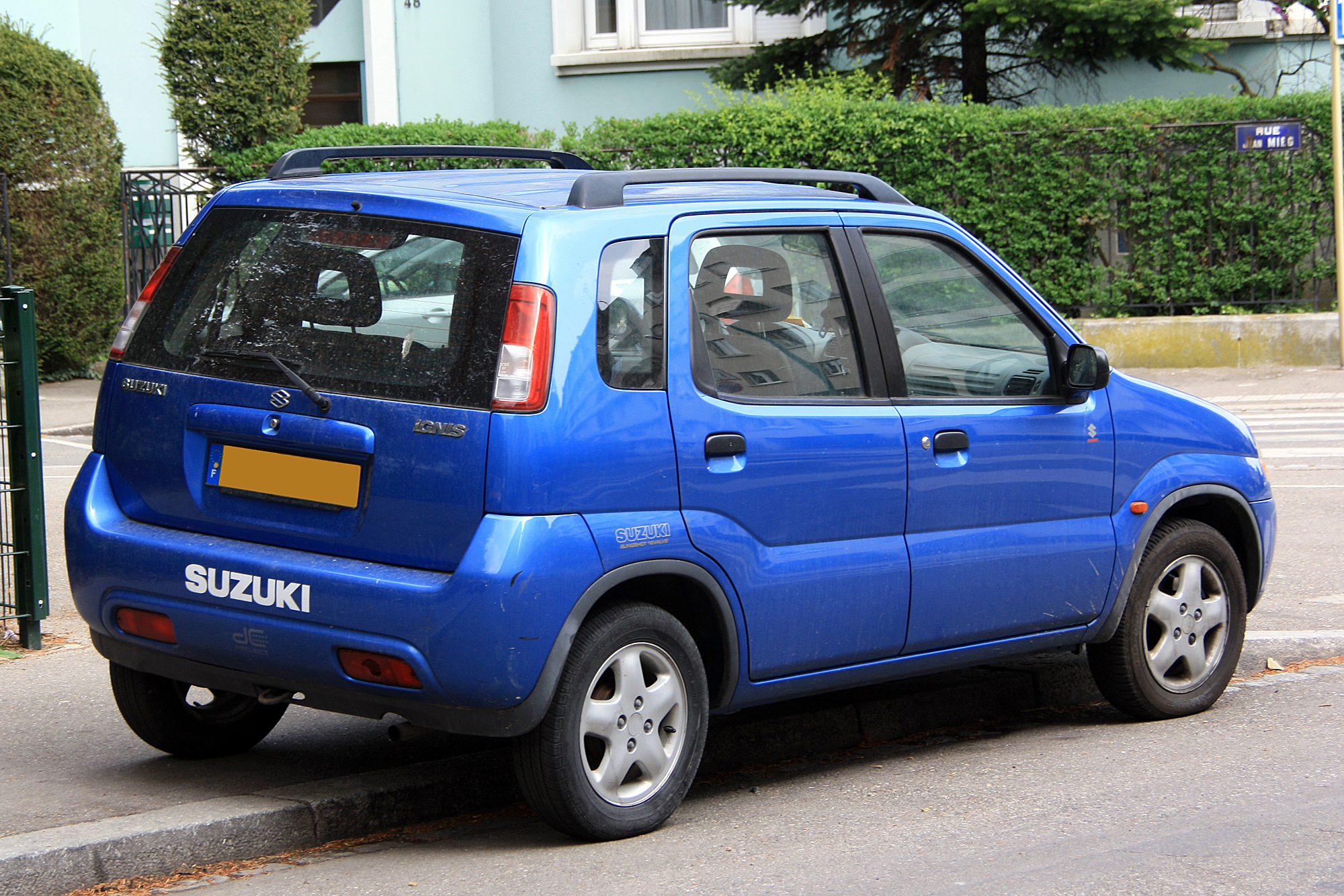 Suzuki Ignis 1