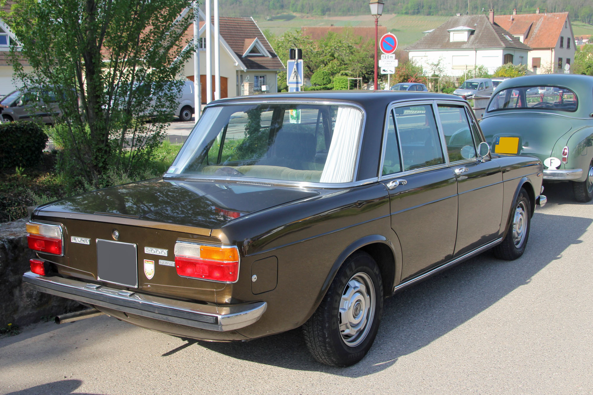 Lancia  2000