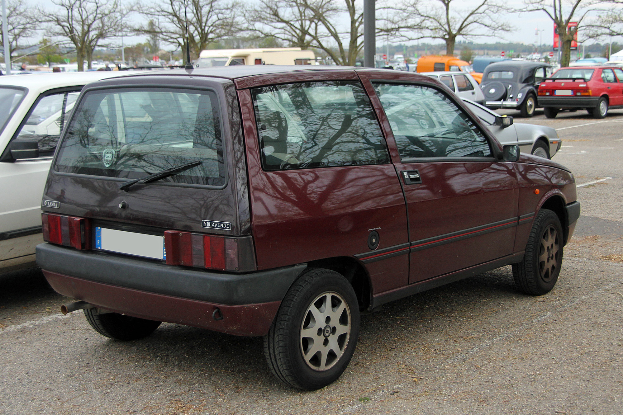Lancia Y10