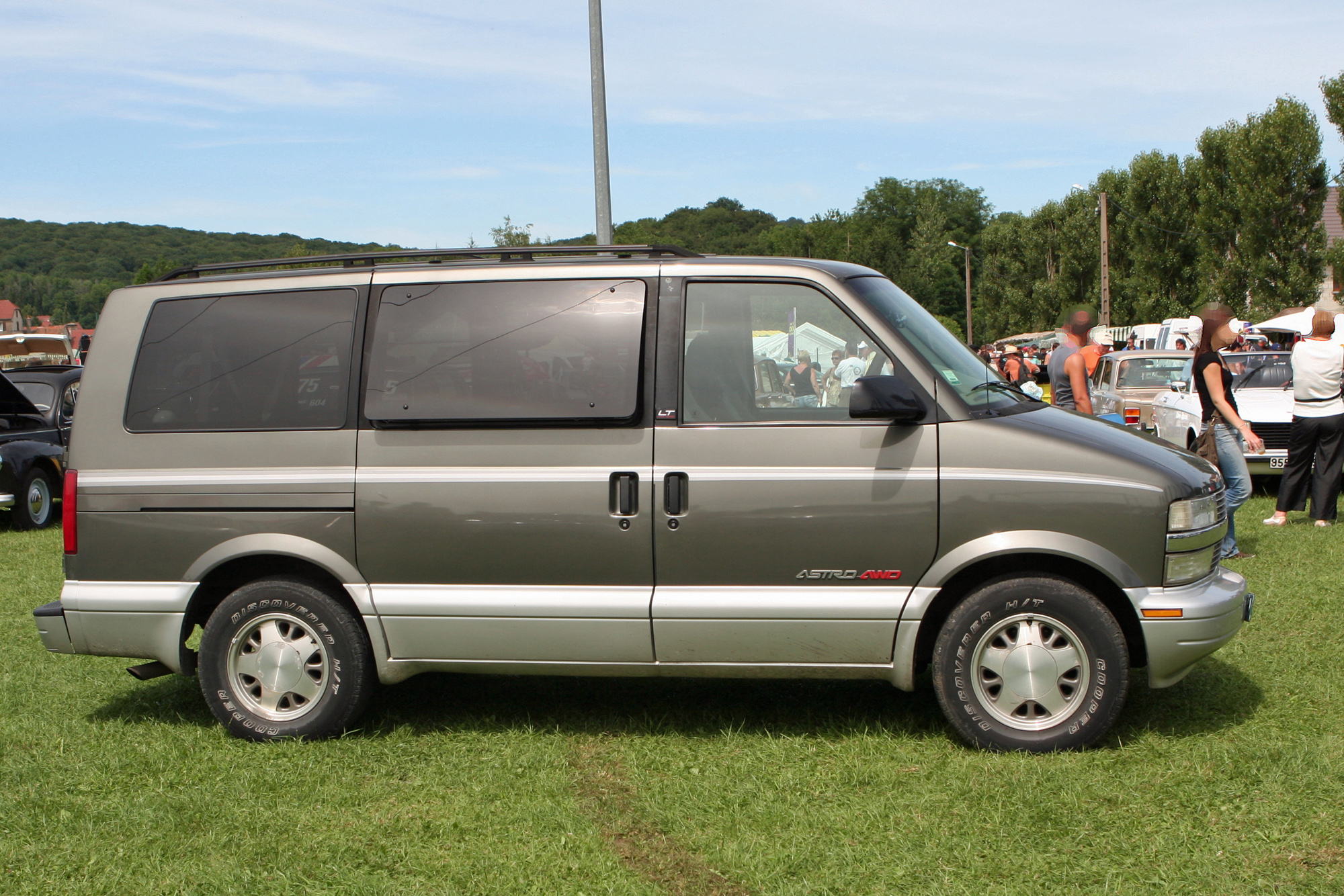 Chevrolet Astro 2