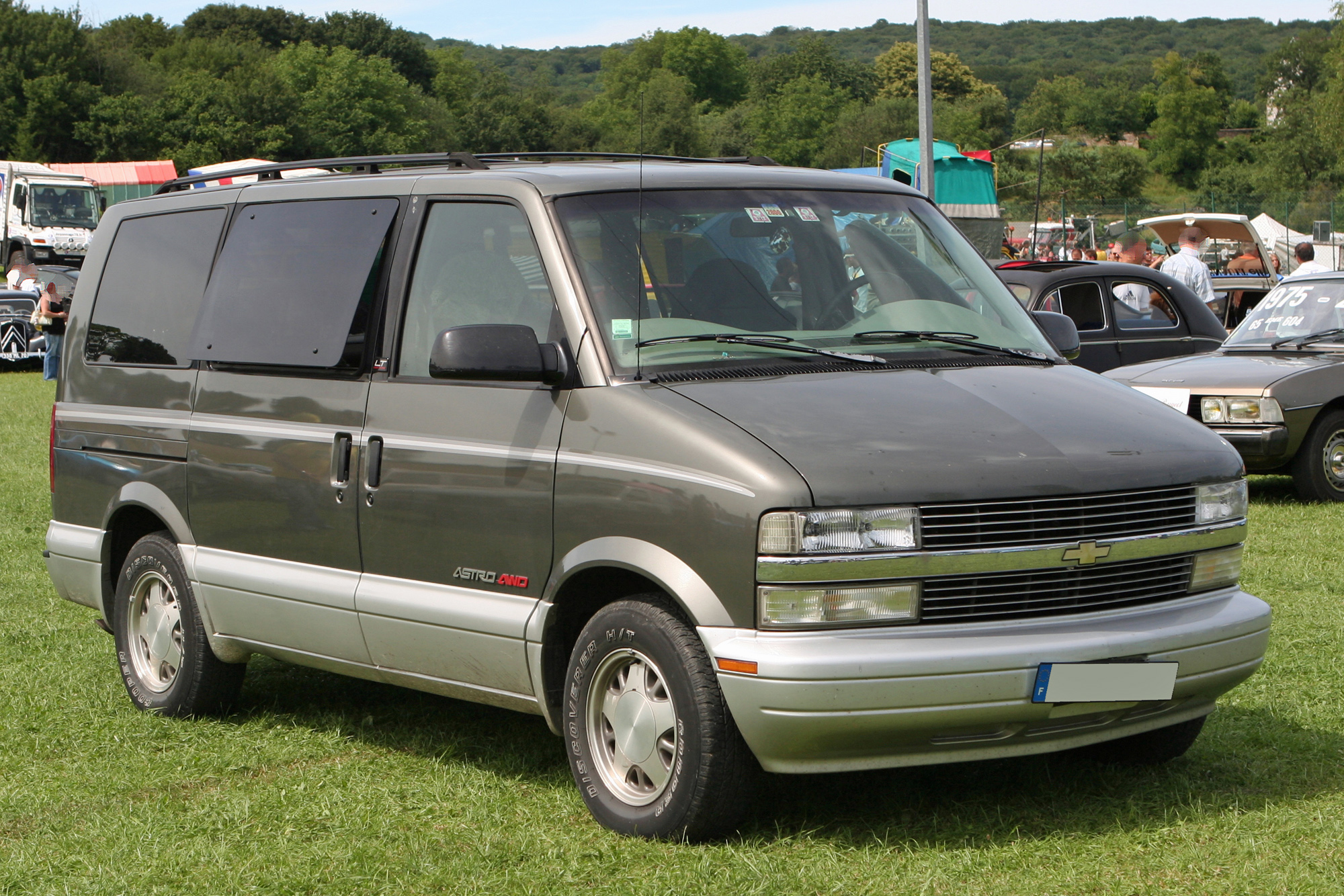 Chevrolet Astro 2