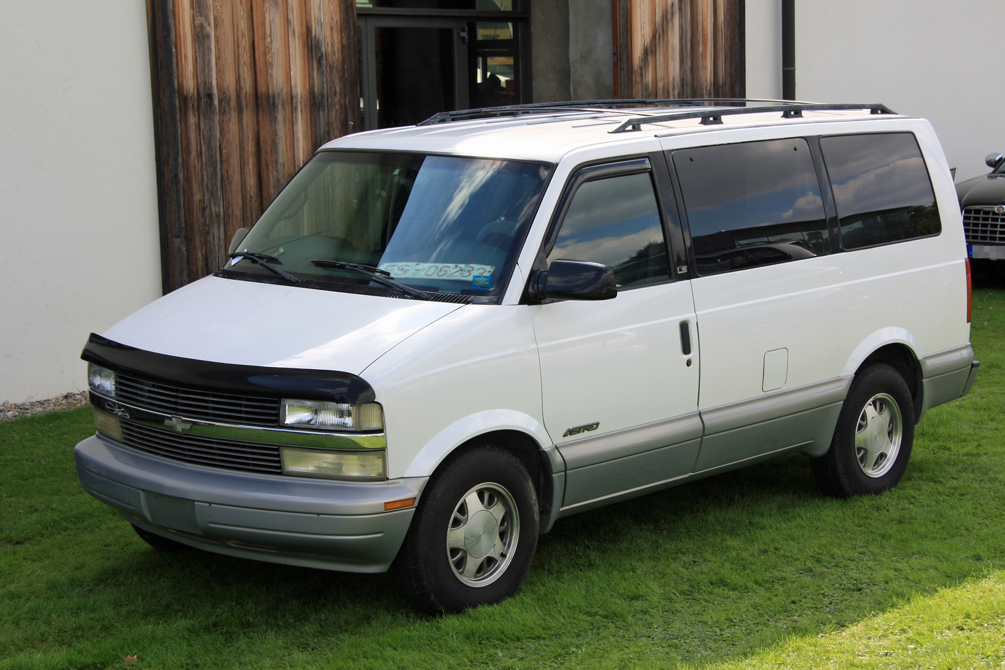 Chevrolet Astro 2