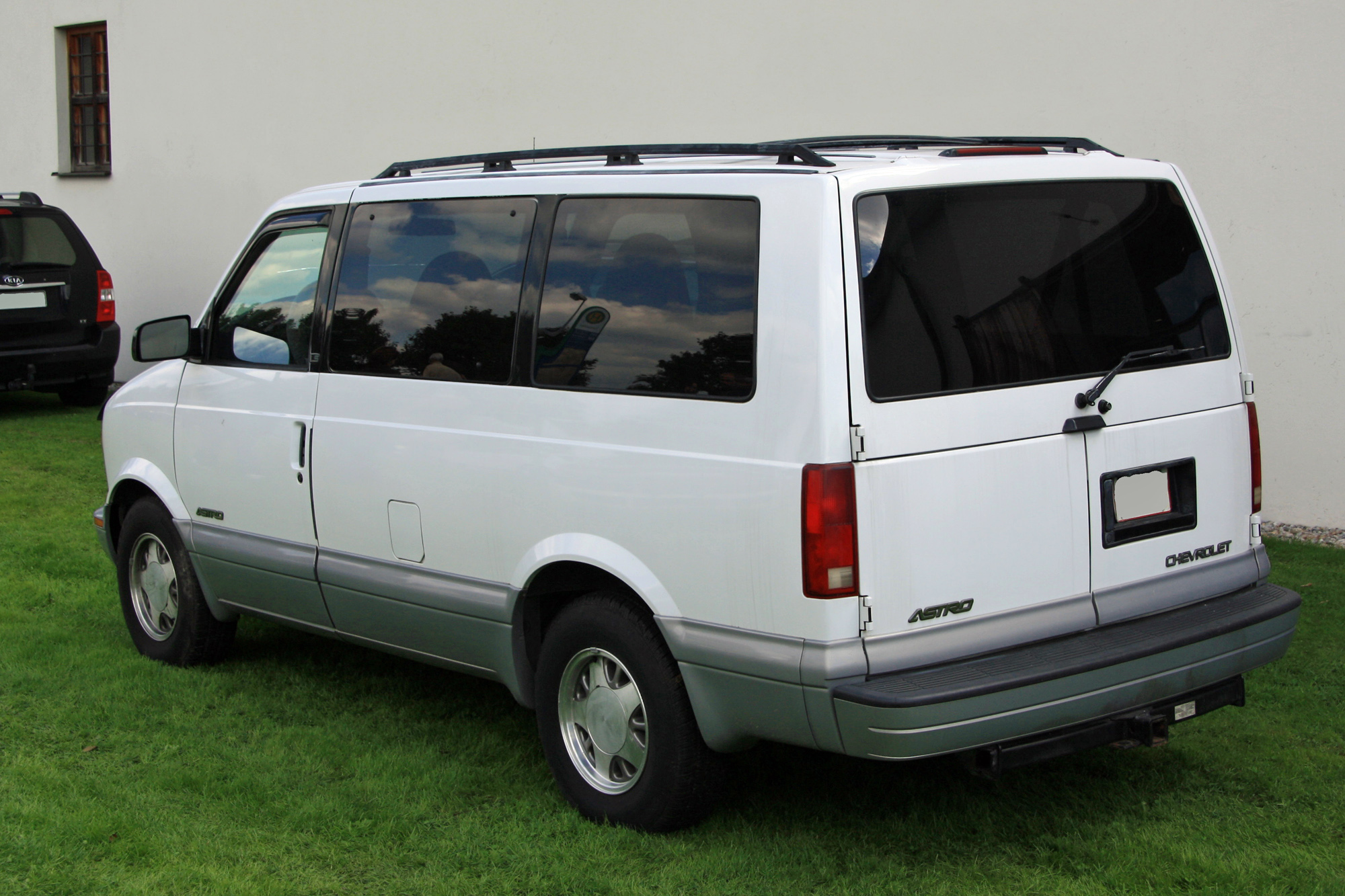 Chevrolet Astro 2