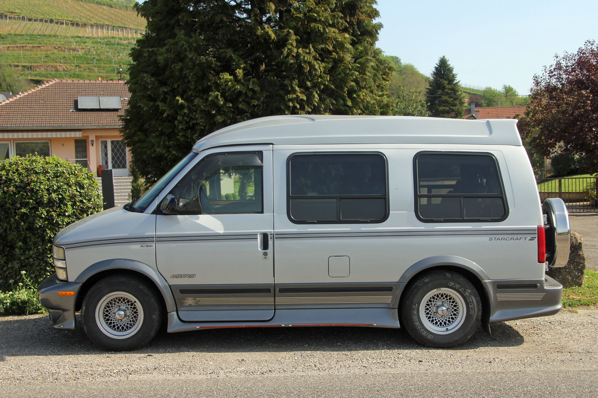 Chevrolet Astro 2