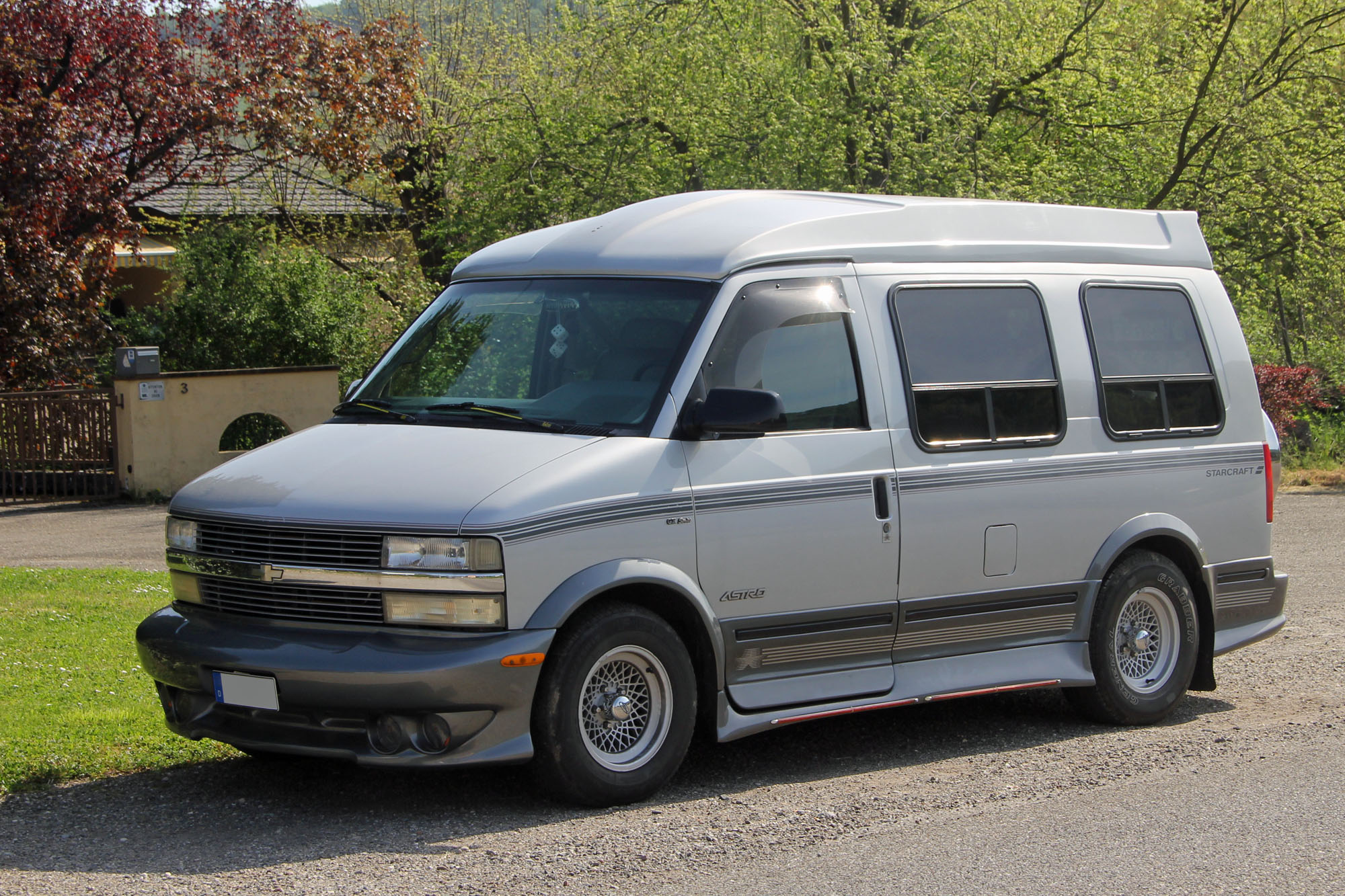 Chevrolet Astro 2