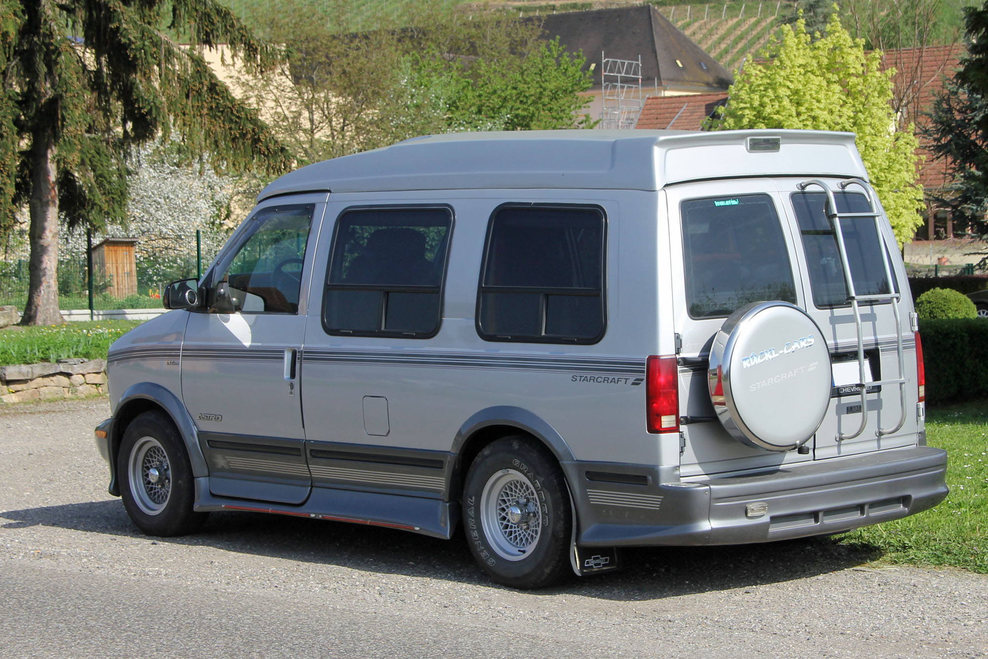Chevrolet Astro 2