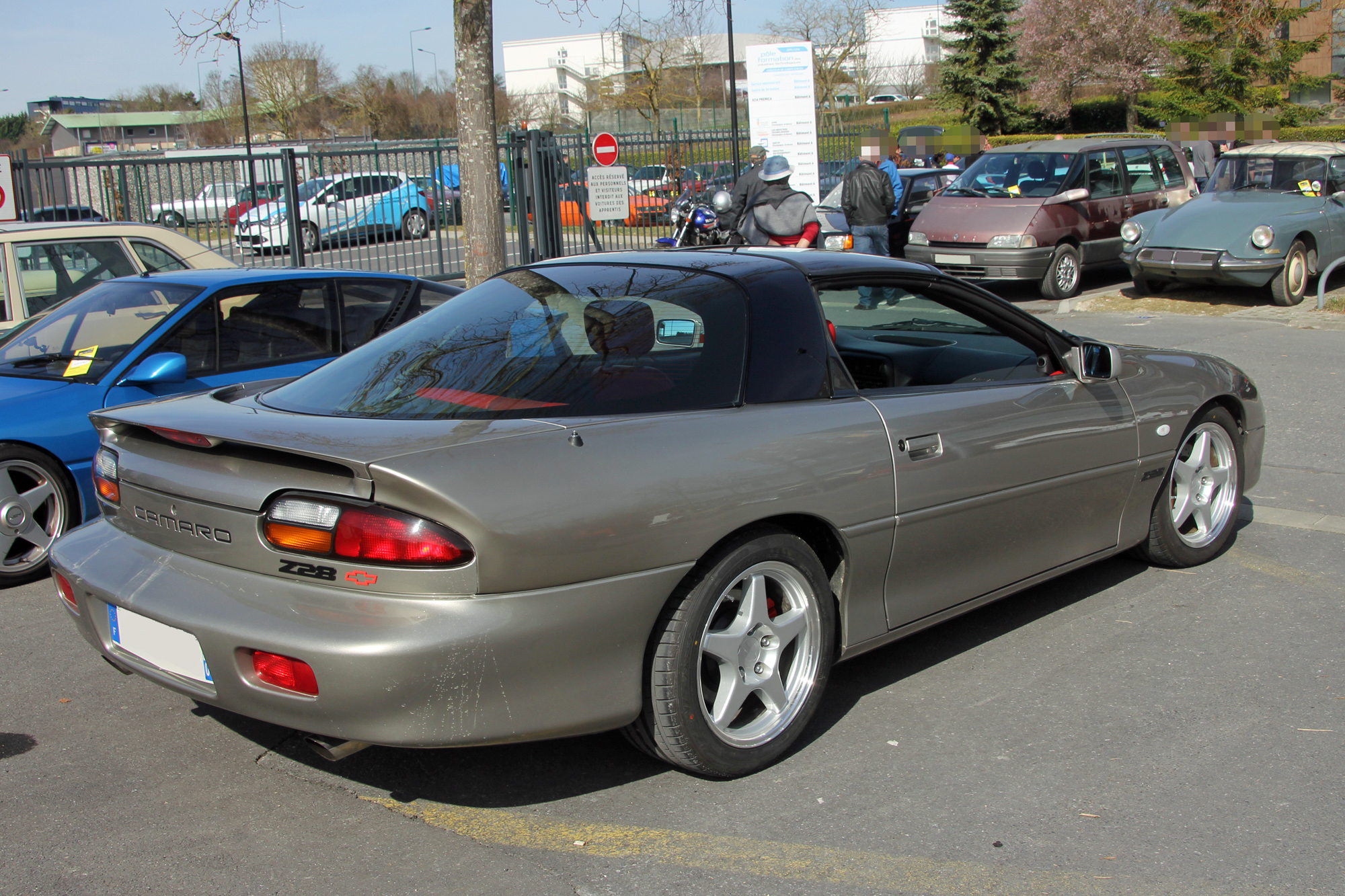 Chevrolet Camaro 4