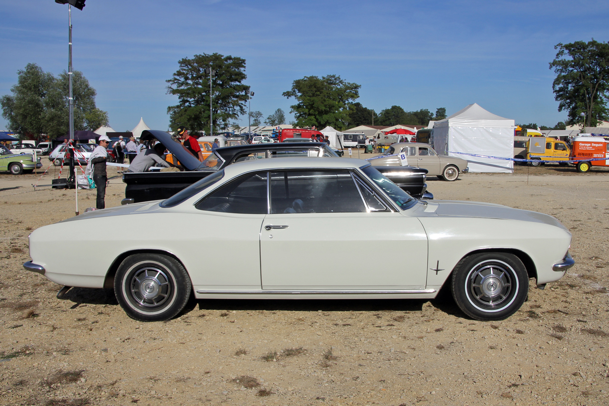 Chevrolet Corvair 2