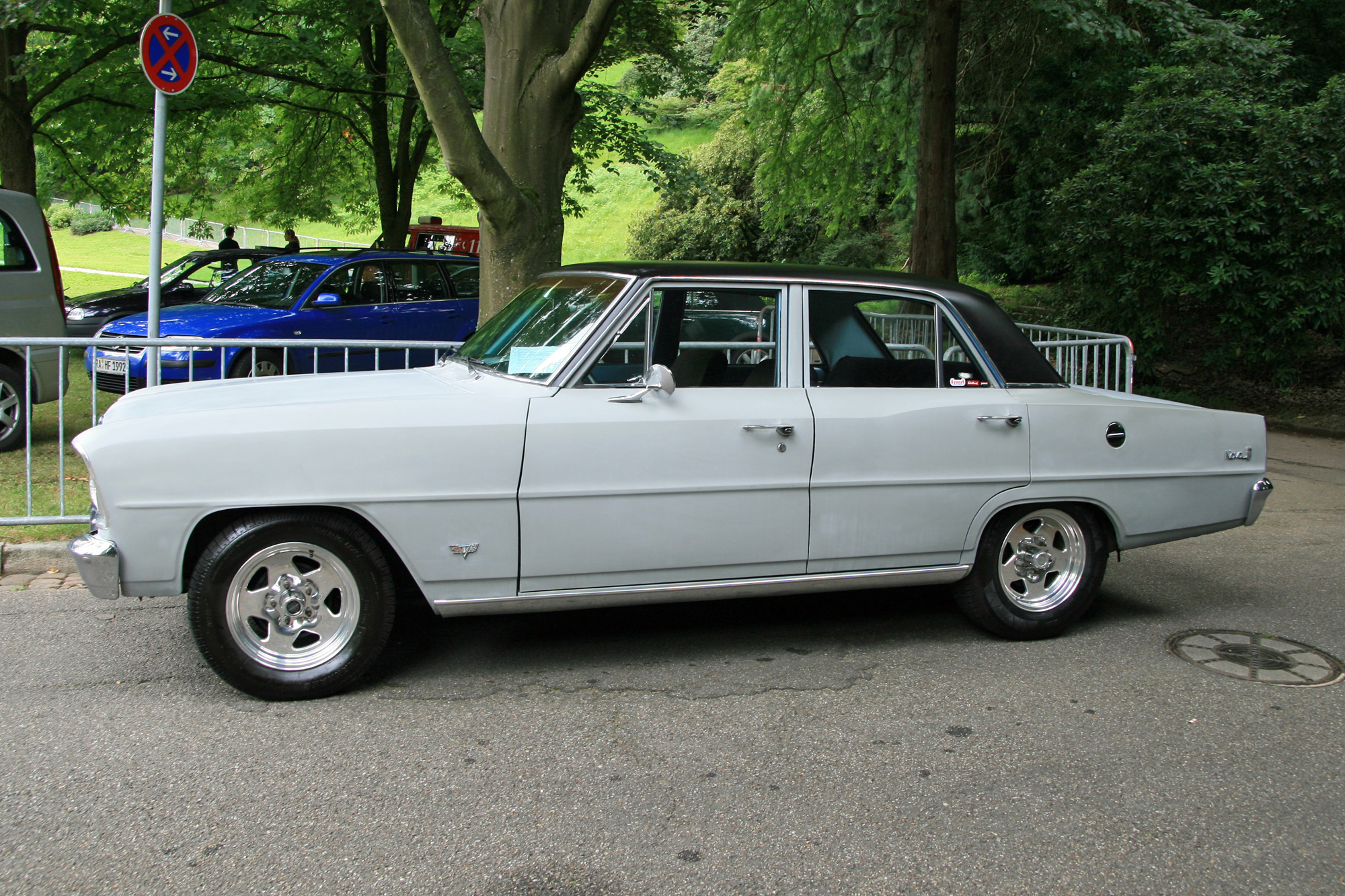 Chevrolet Nova 2