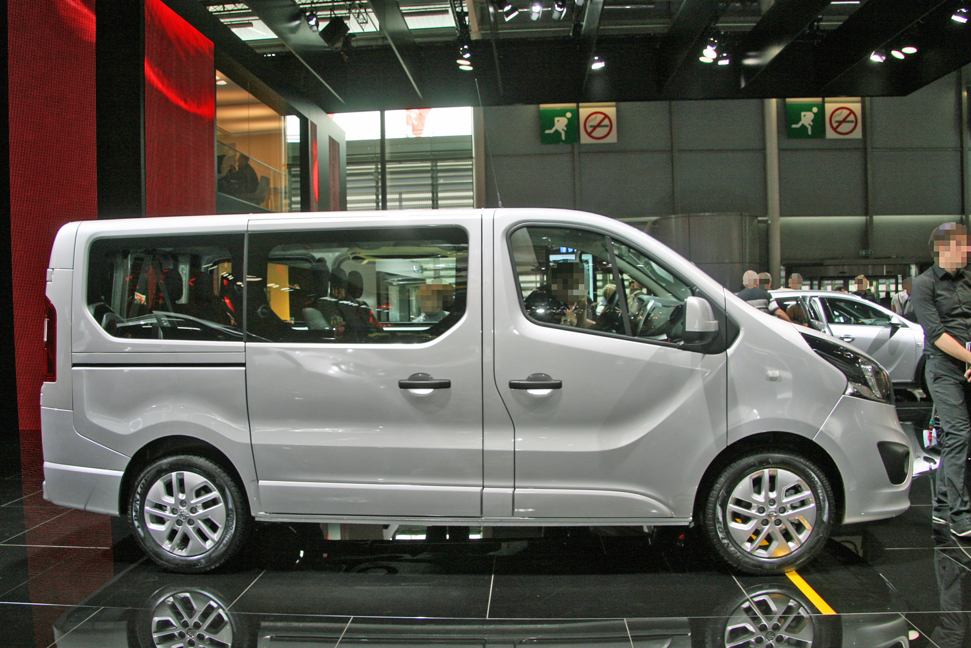 Opel Vivaro 2