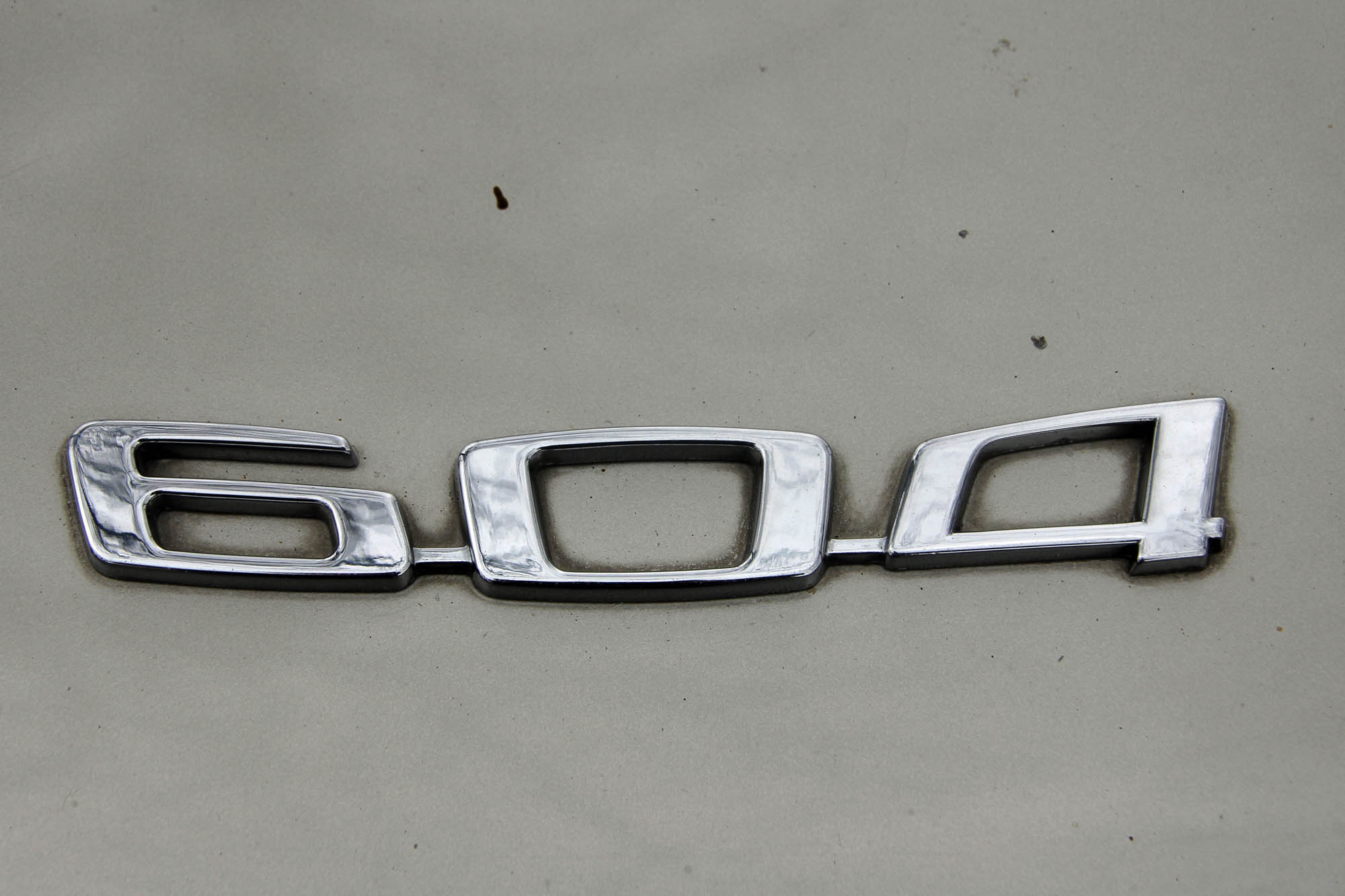 Peugeot 604