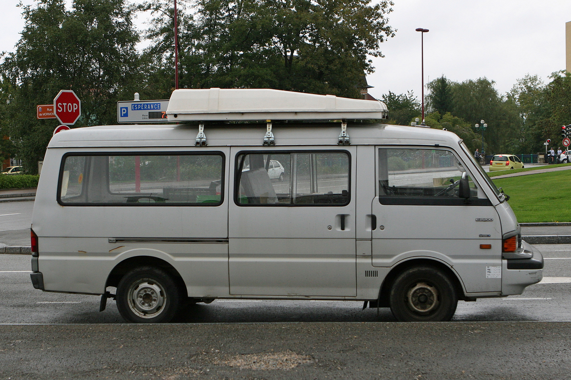 Mazda E2200
