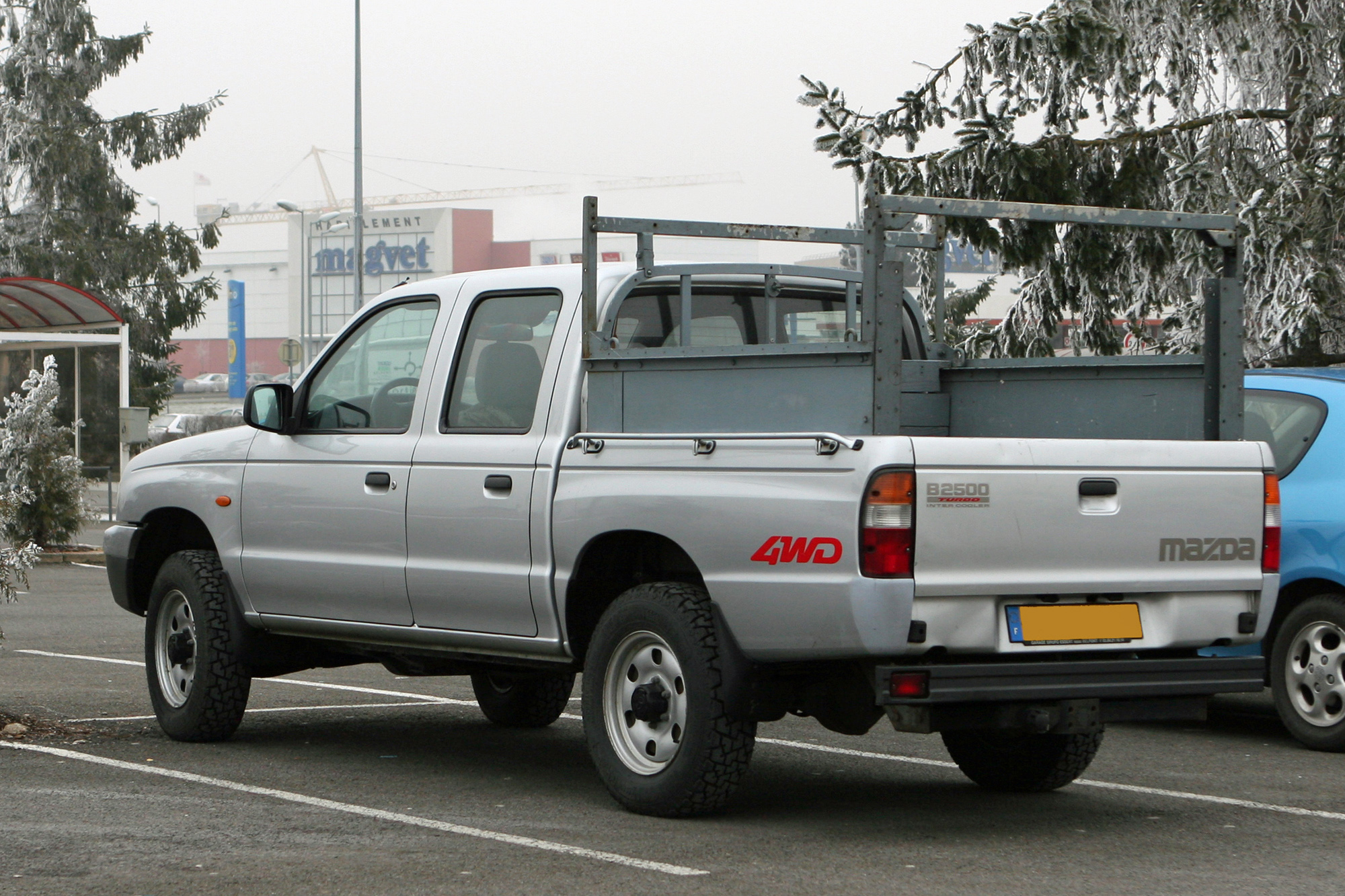 Mazda B5 phase 1