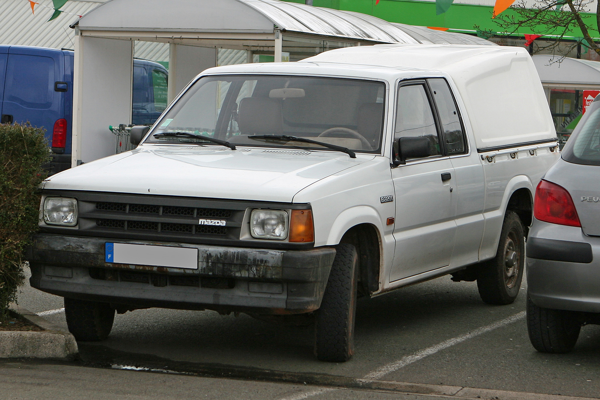 Mazda B4
