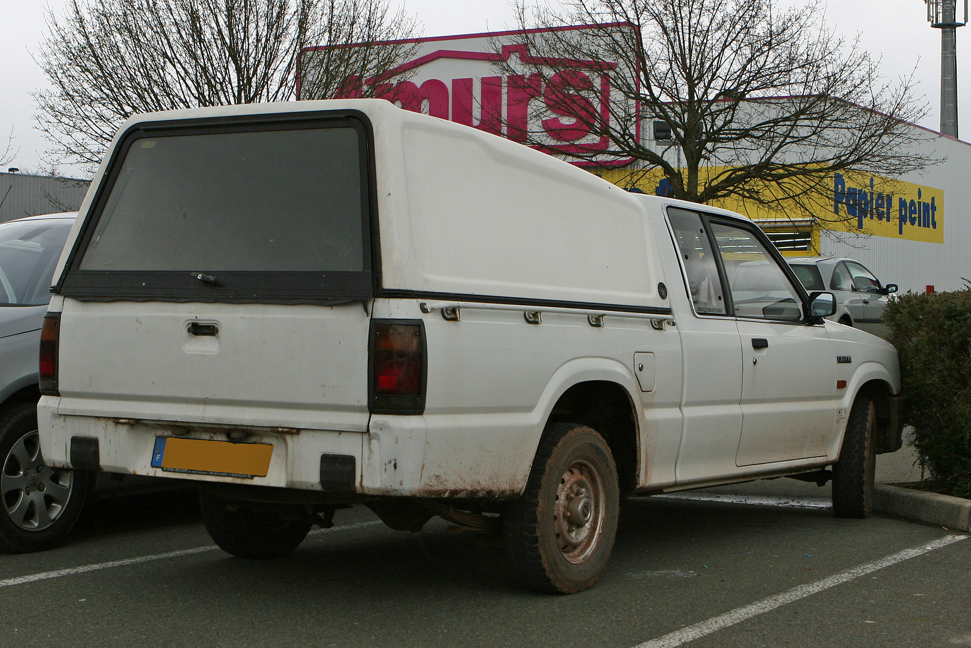 Mazda B4