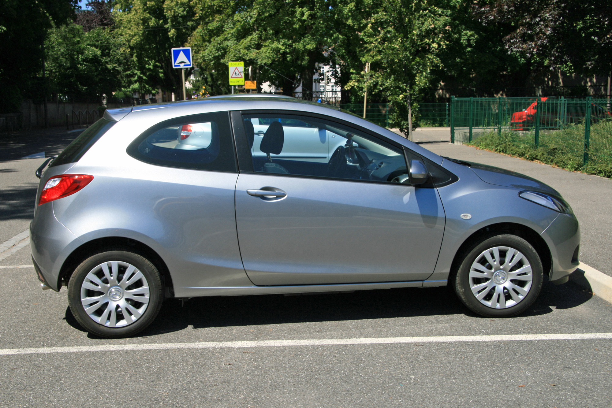 Mazda 2 B