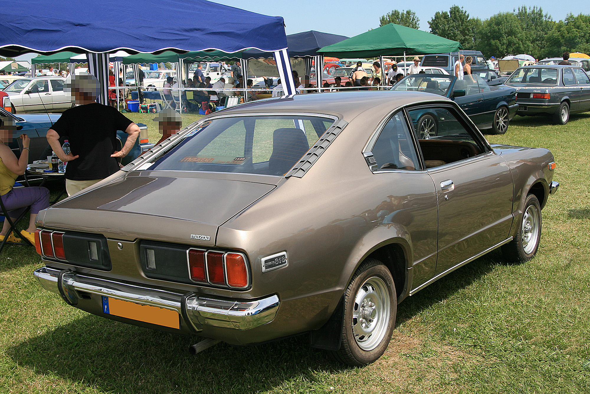 Mazda 818