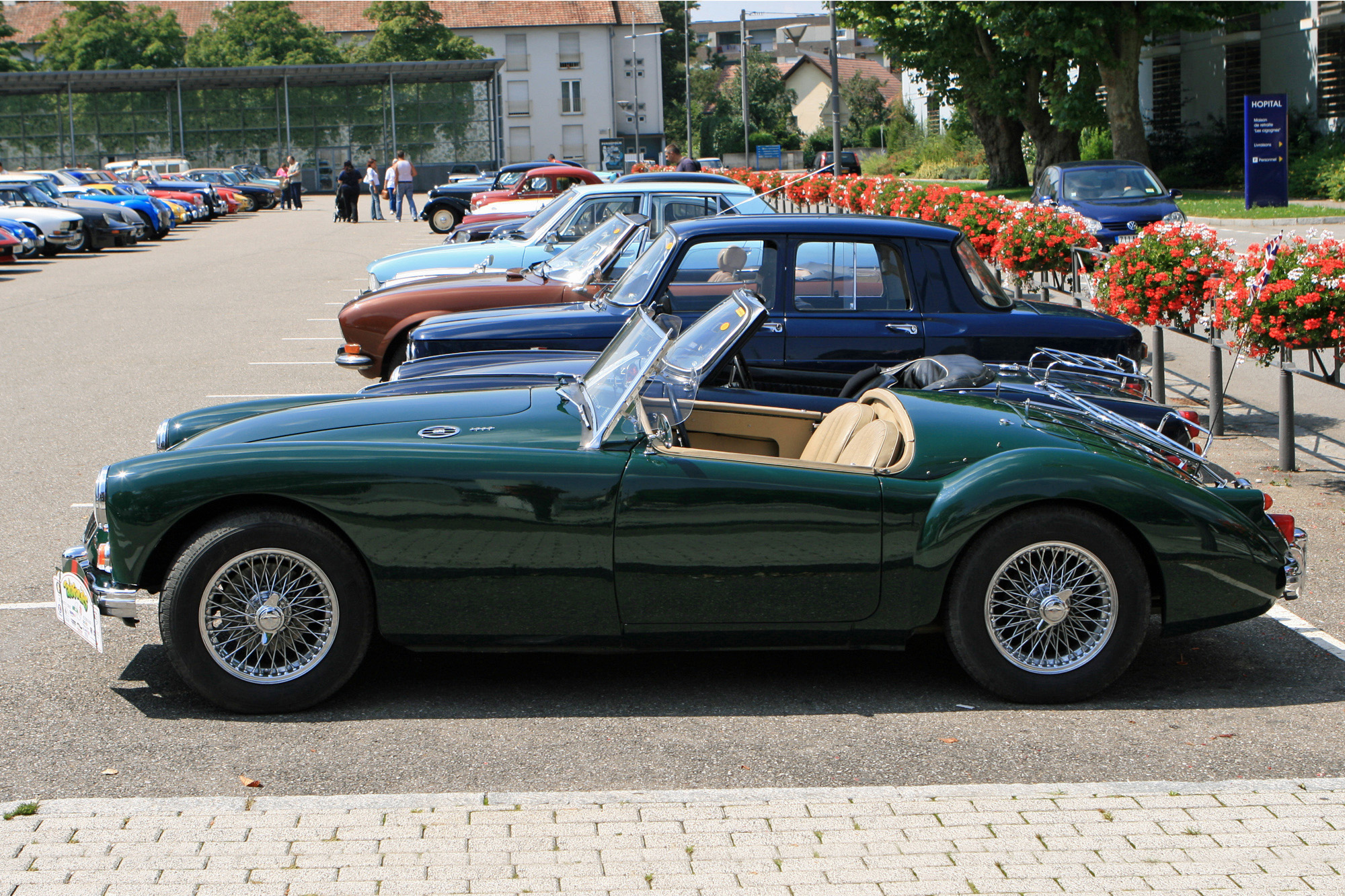 MG MGA