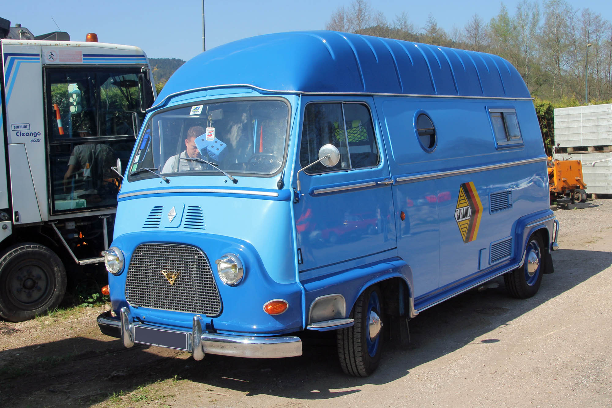 Renault Estafette 1