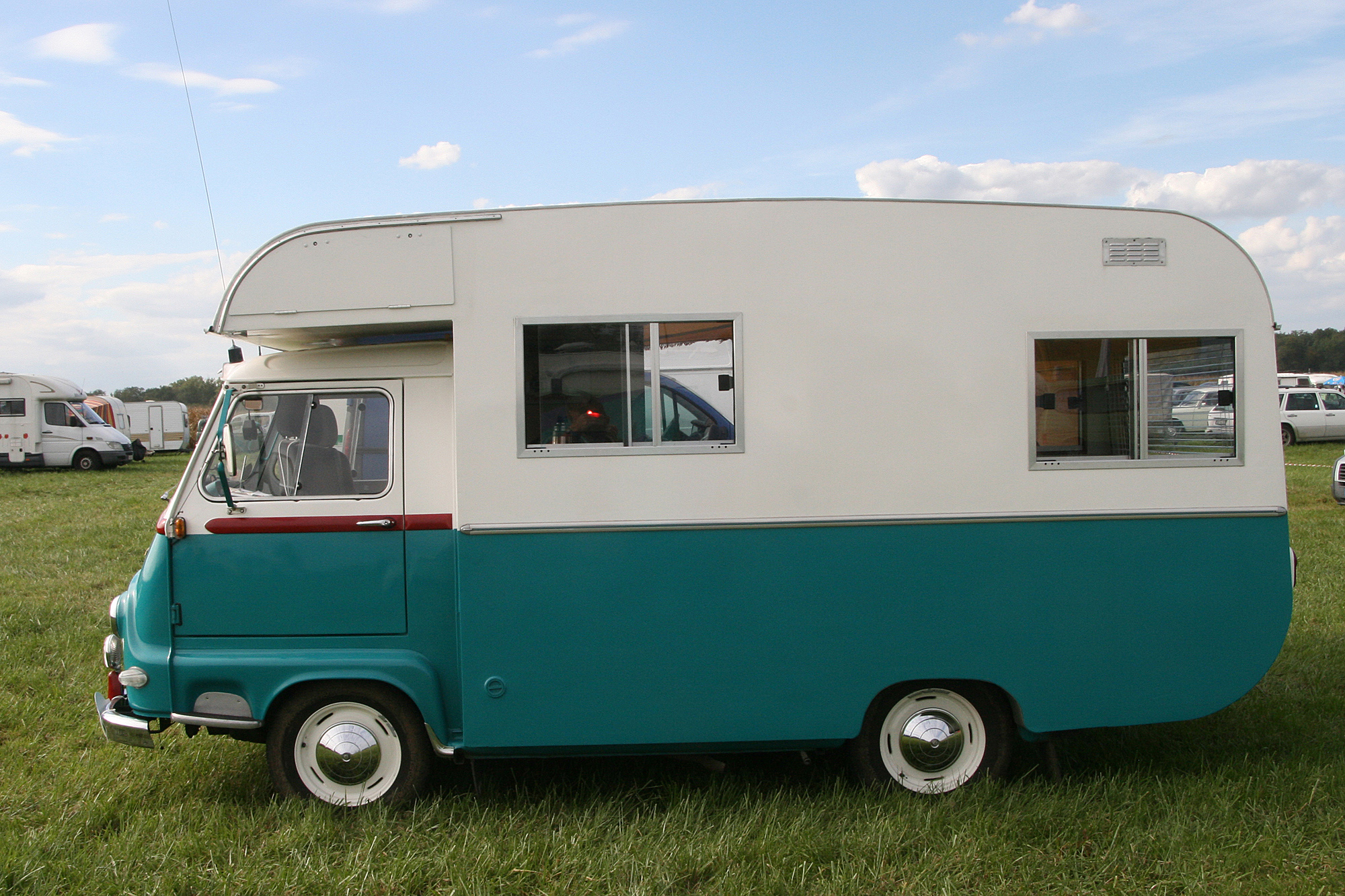 Renault Estafette 1