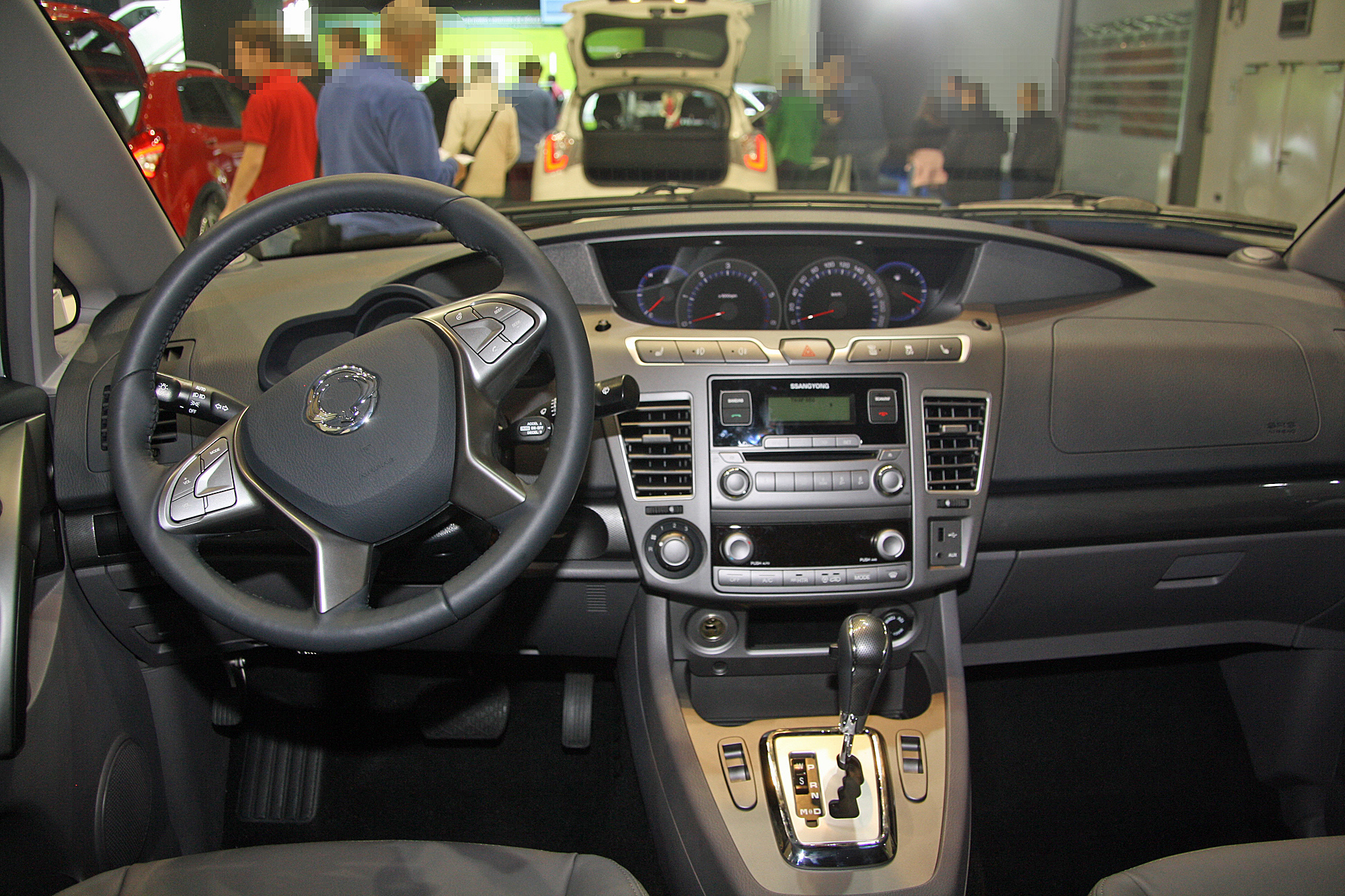 Ssangyong Rodius 2