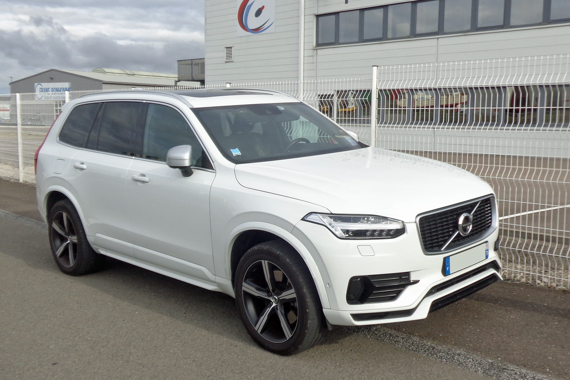 Volvo  XC90 2