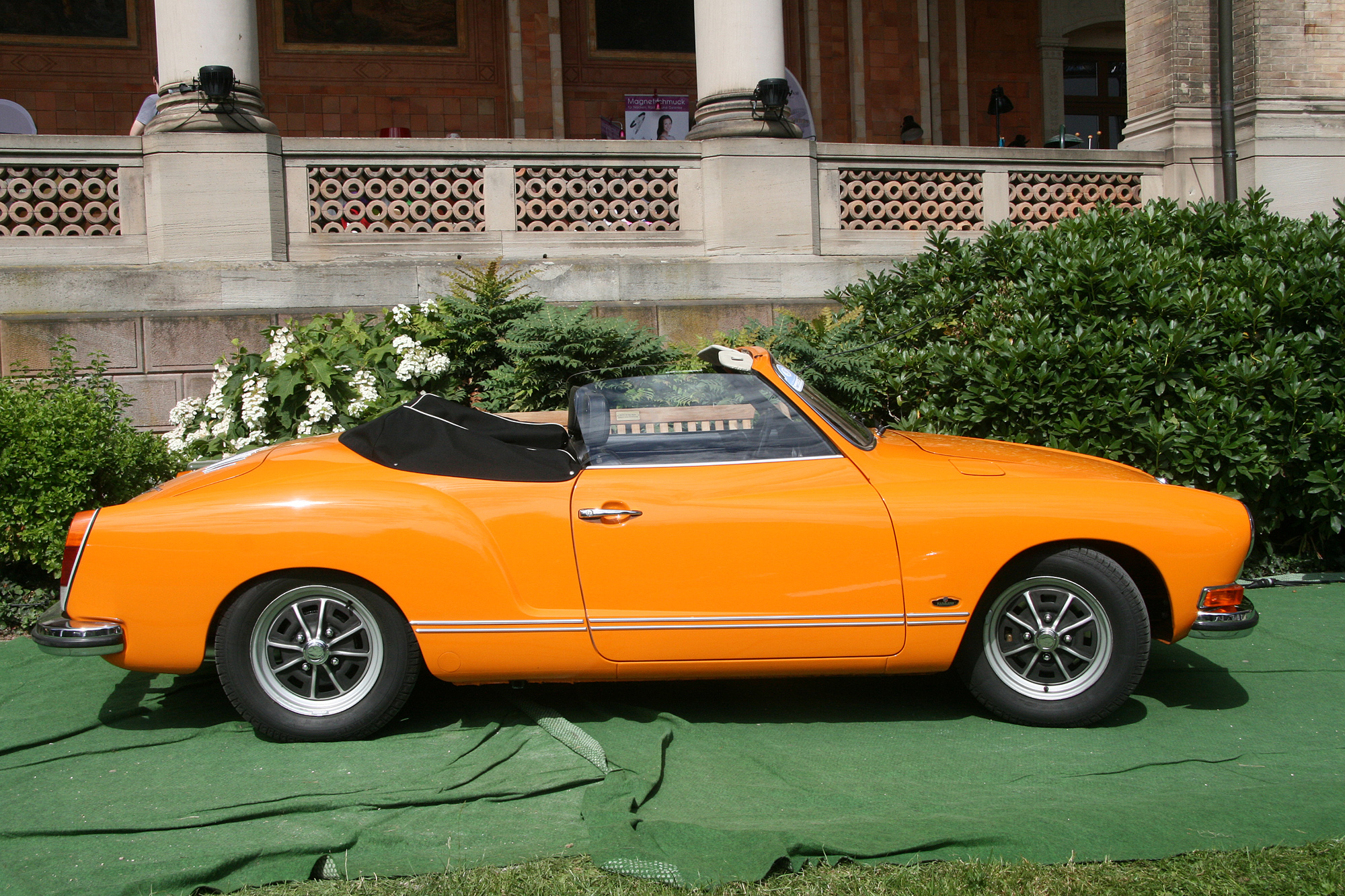 Volkswagen Karmann Ghia