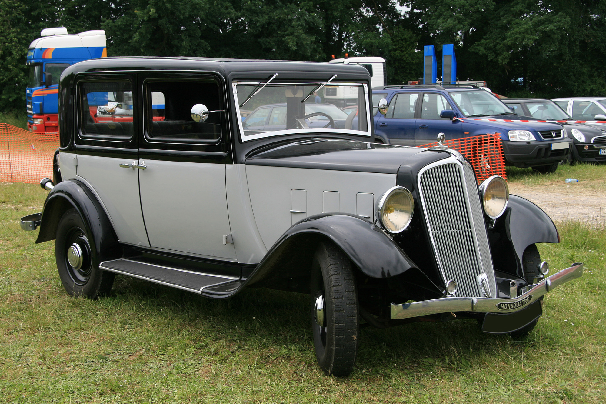 Renault Monaquatre