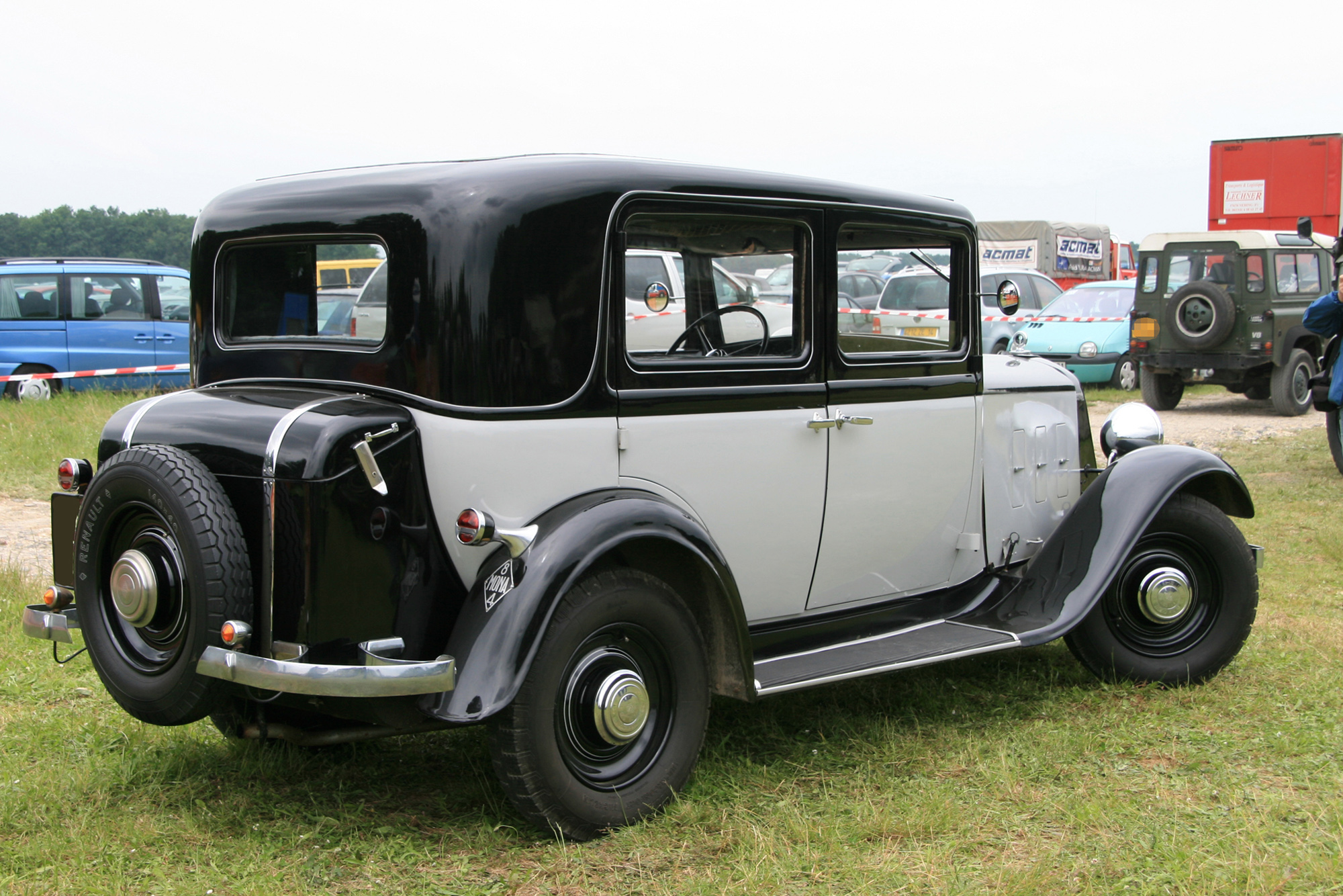 Renault Monaquatre