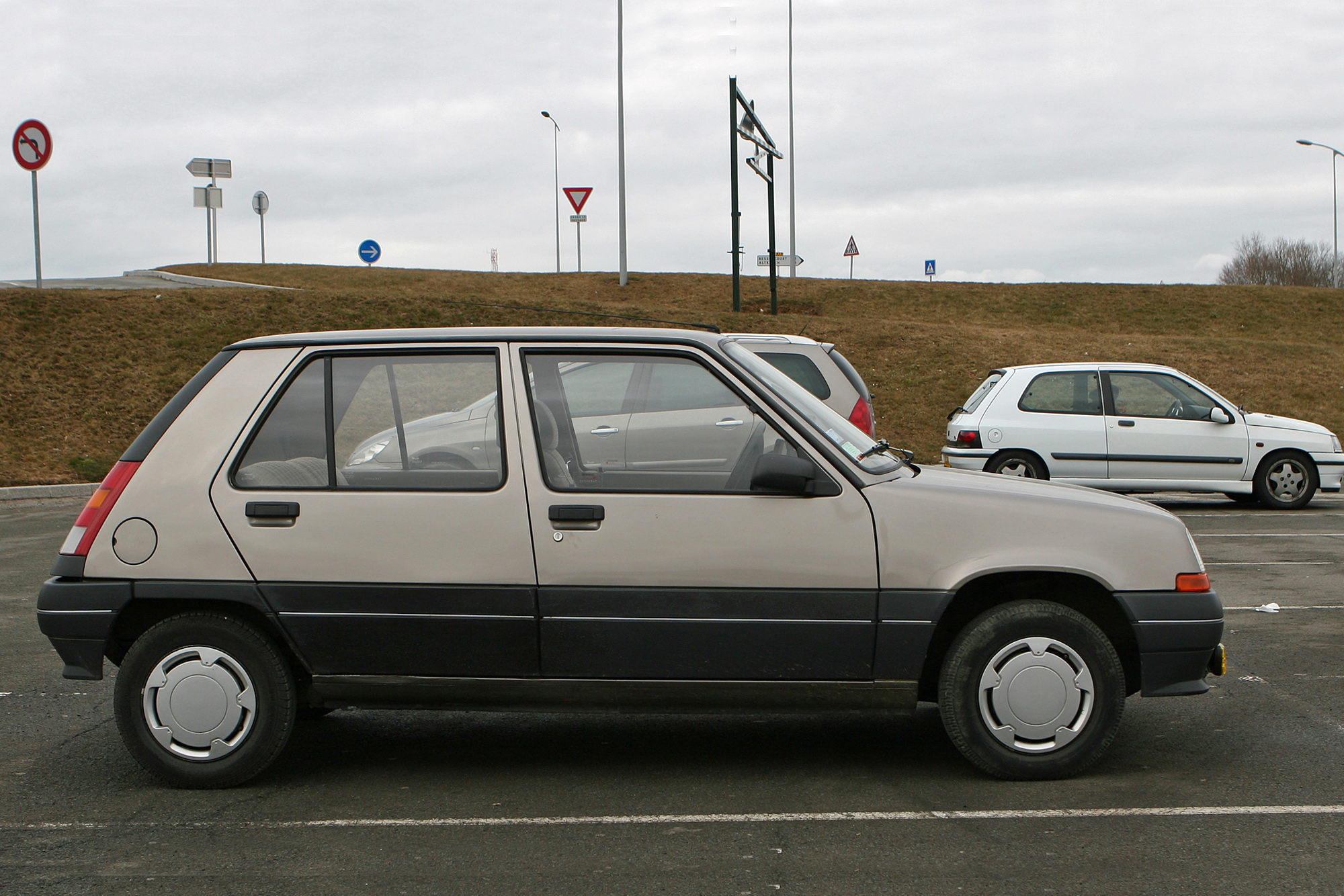 Description du véhicule Renault Super 5 - Encyclopédie automobile