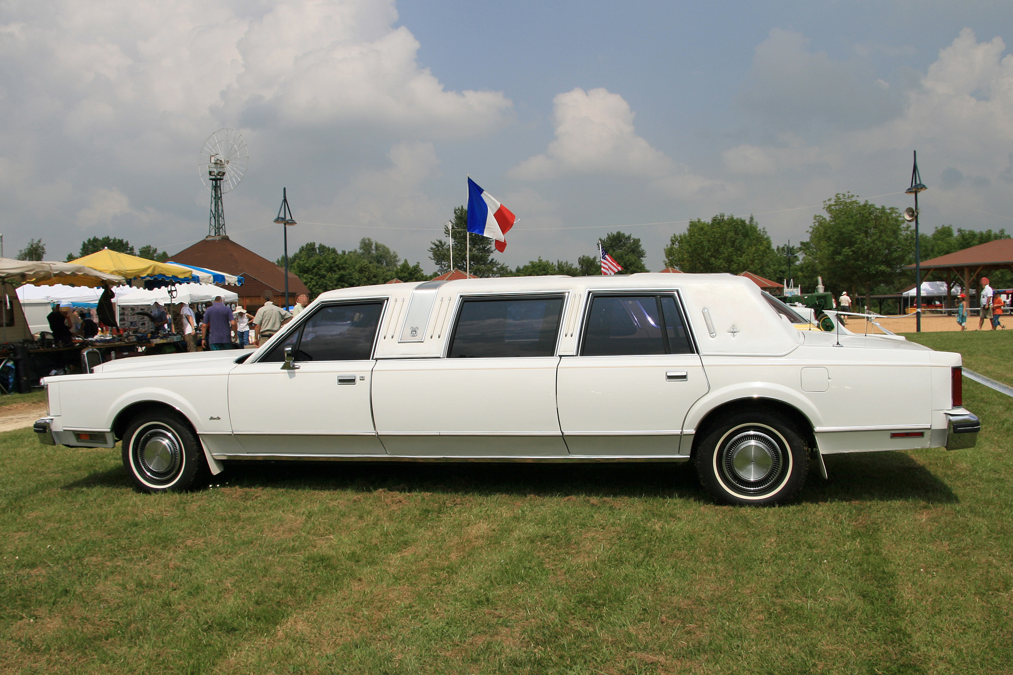 Lincoln Town car 1