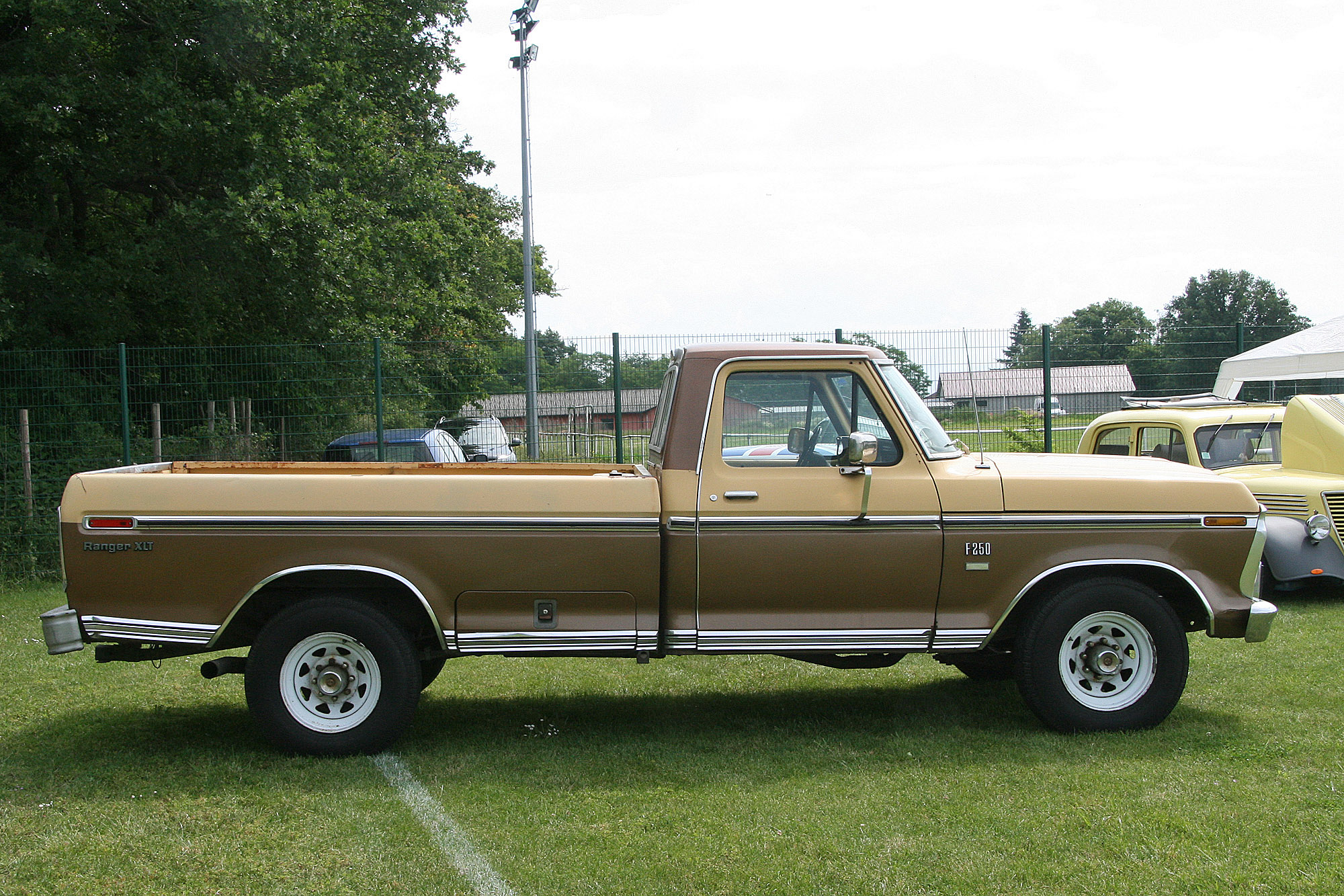Ford USA F pick-up 6
