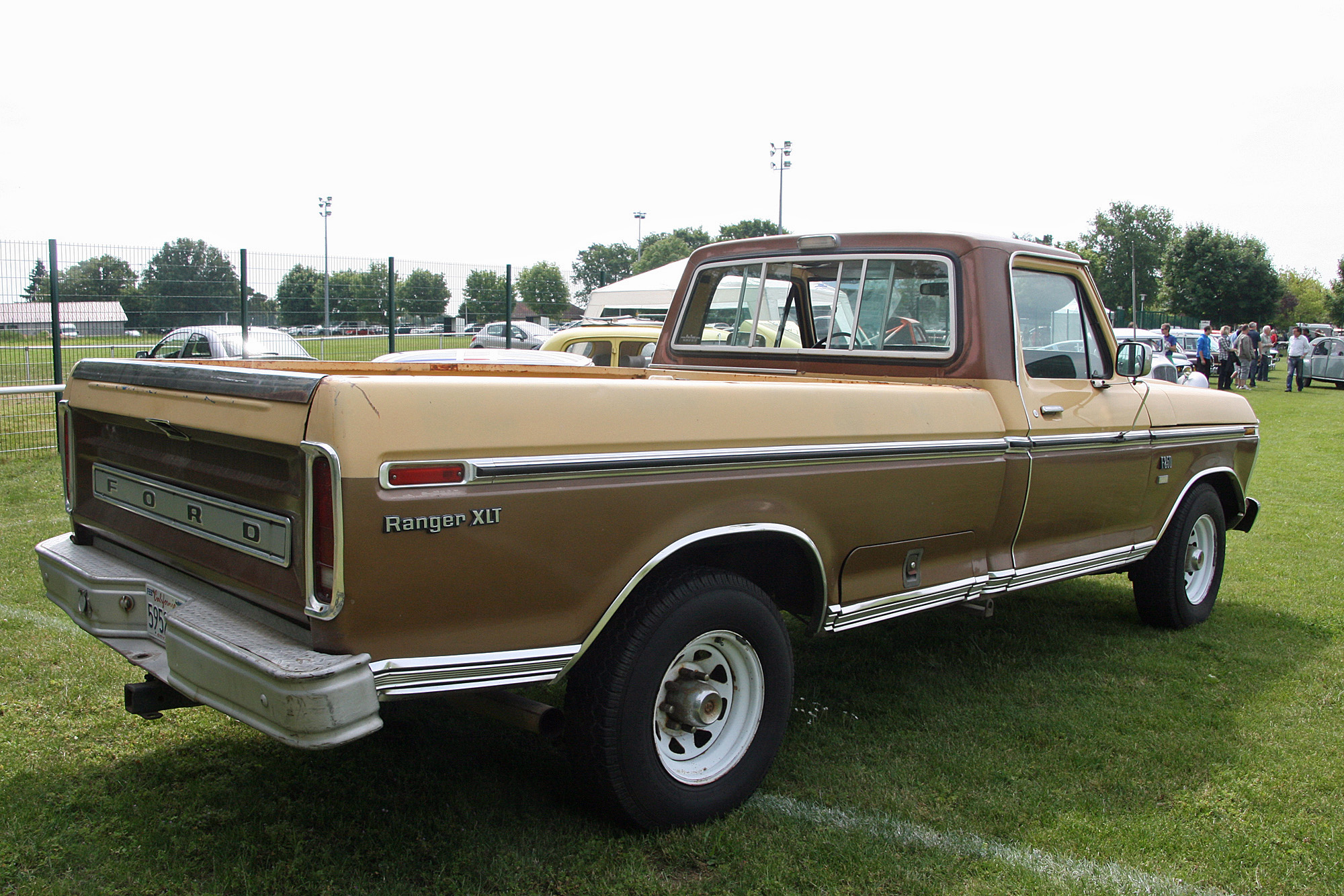 Ford USA F pick-up 6