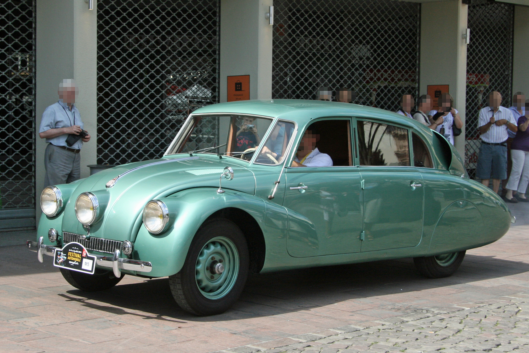 Tatra T 87