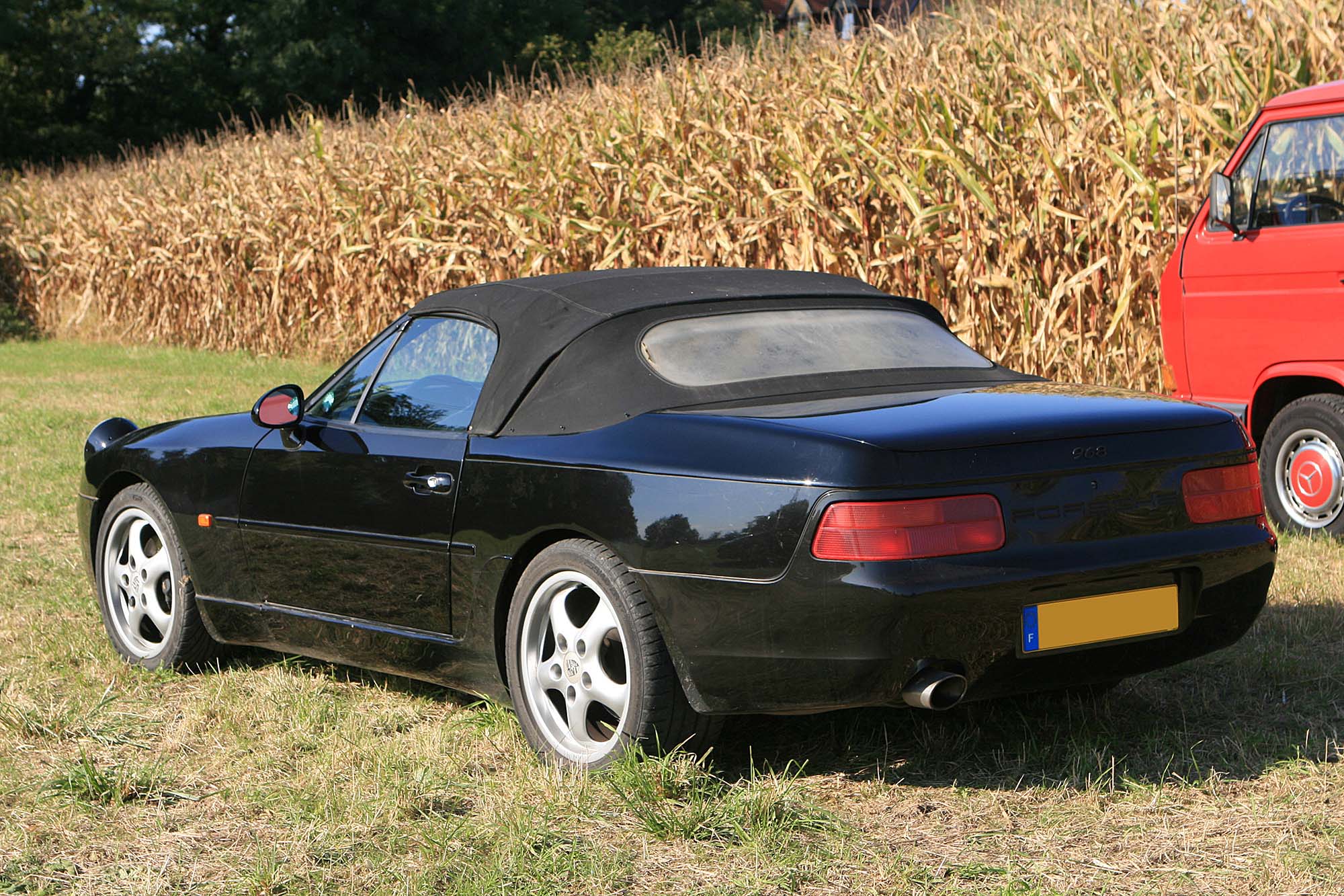 Porsche  968