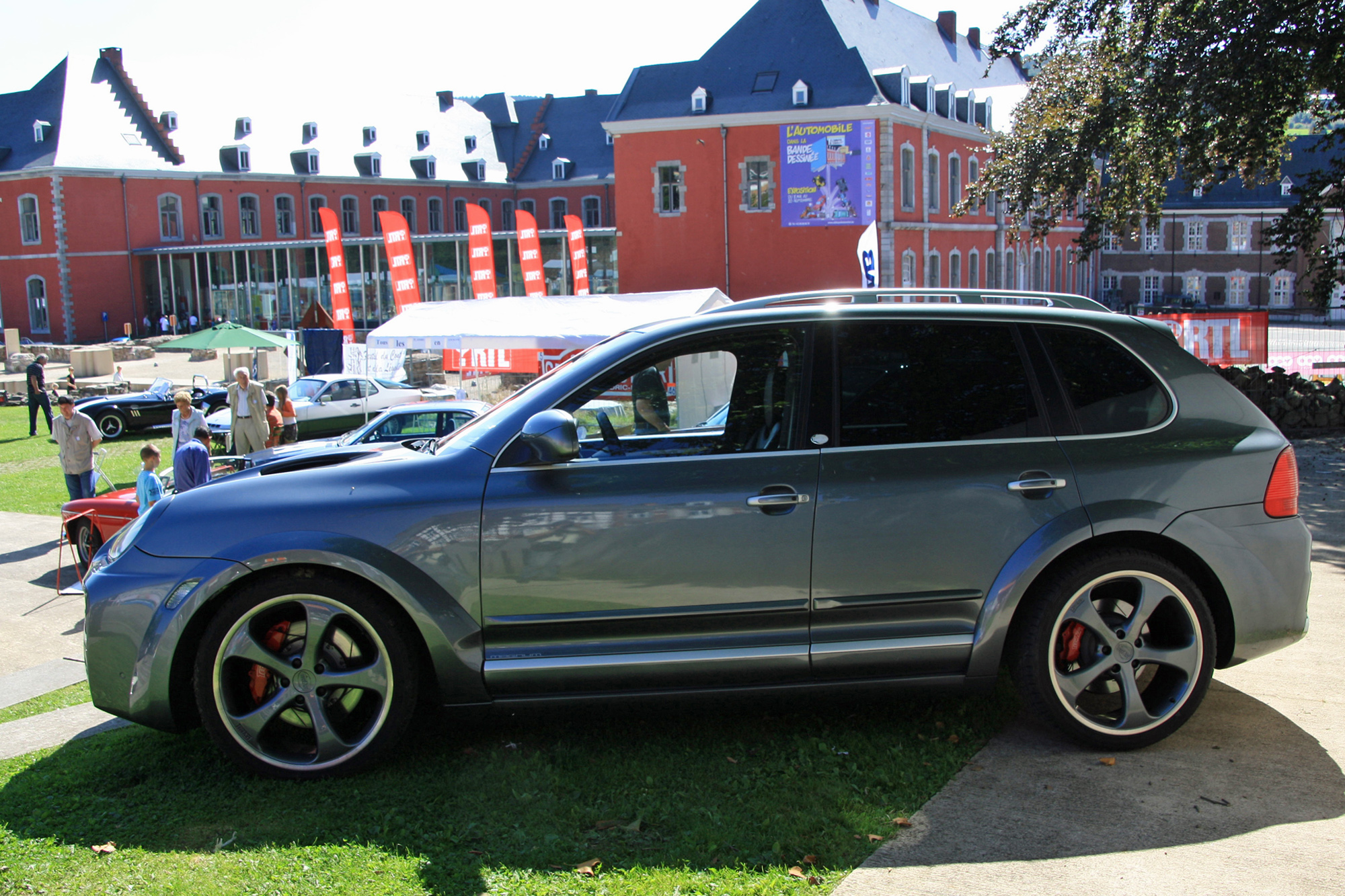 Porsche Cayenne 1