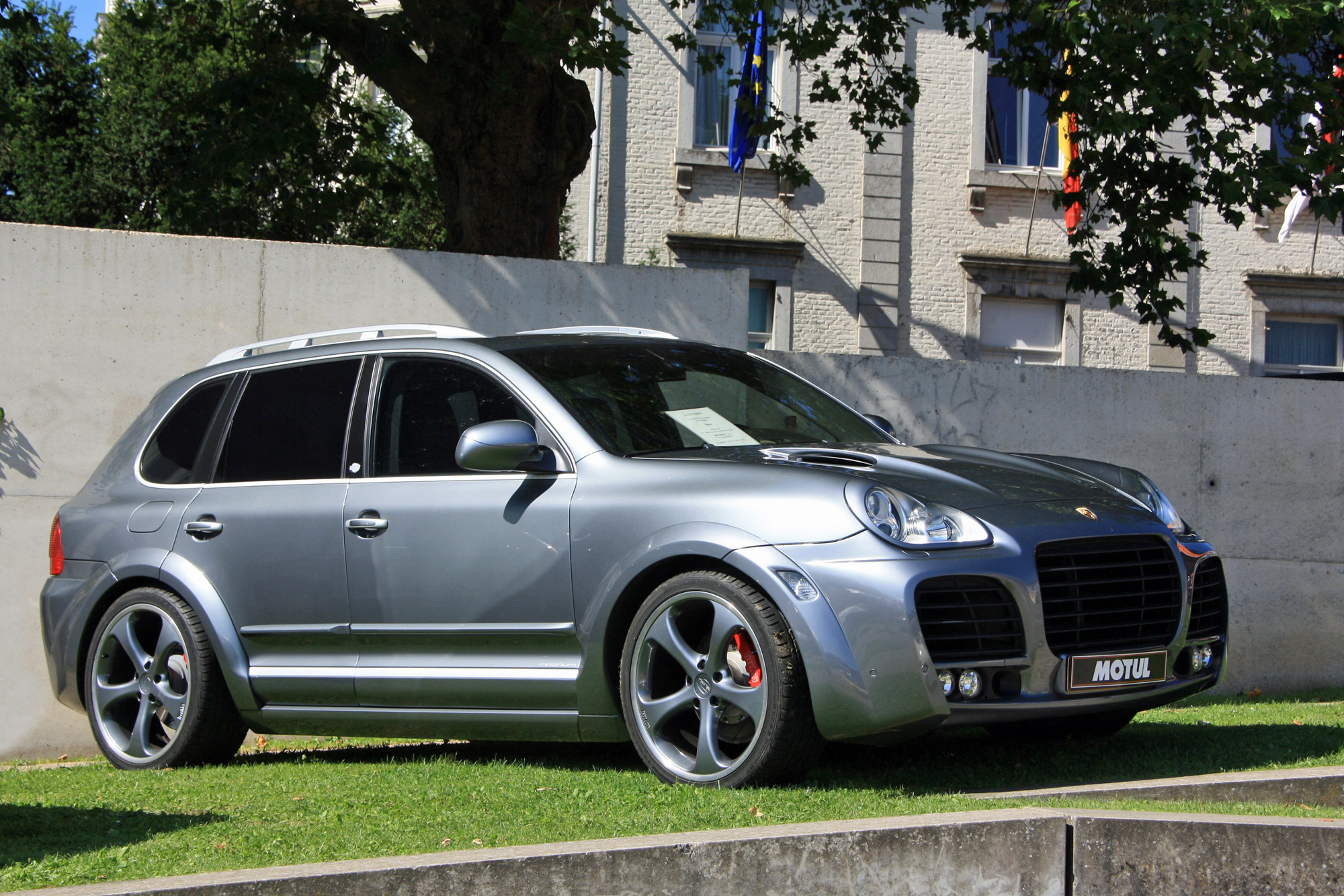 Porsche Cayenne 1