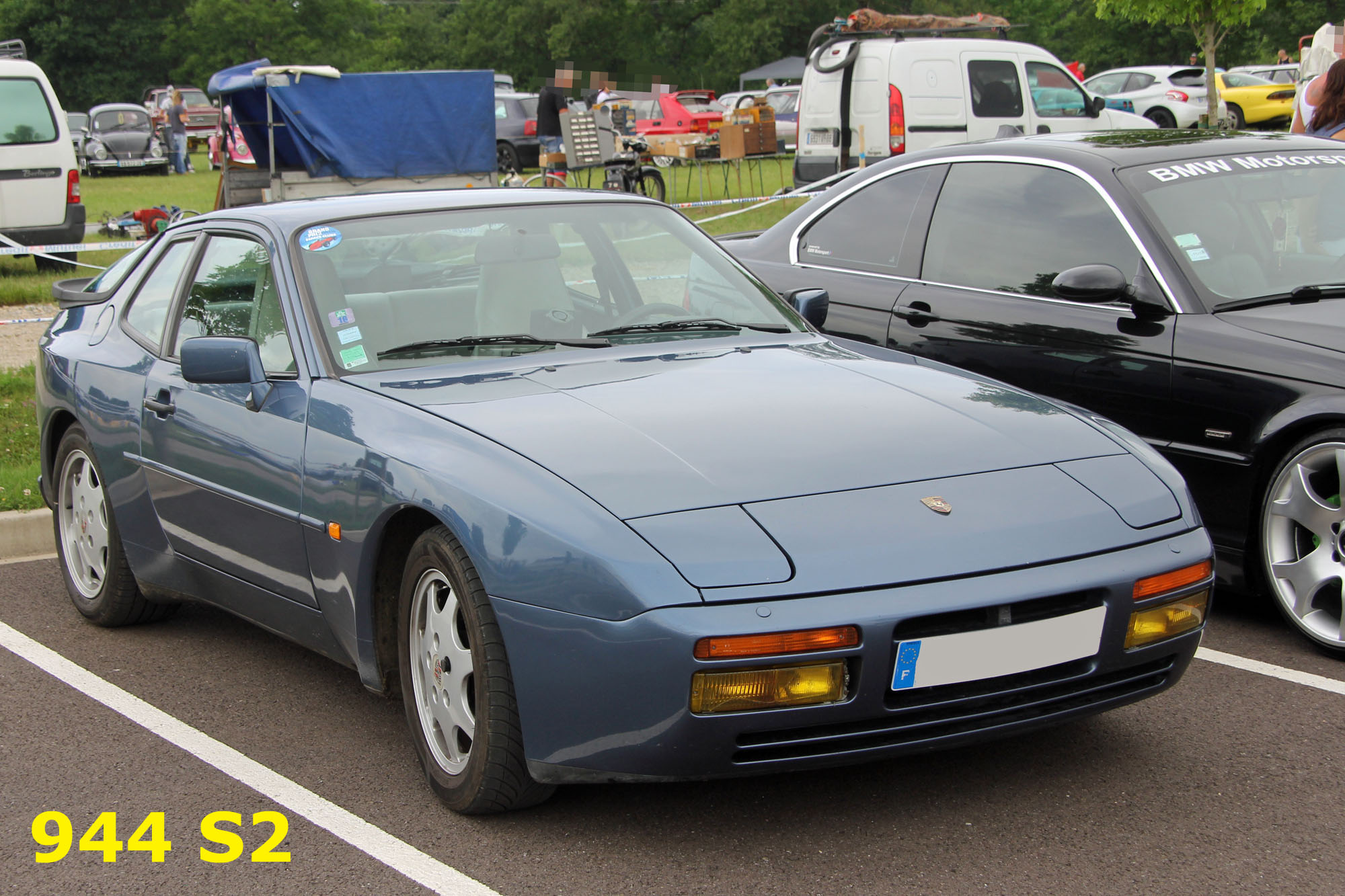 Porsche 944