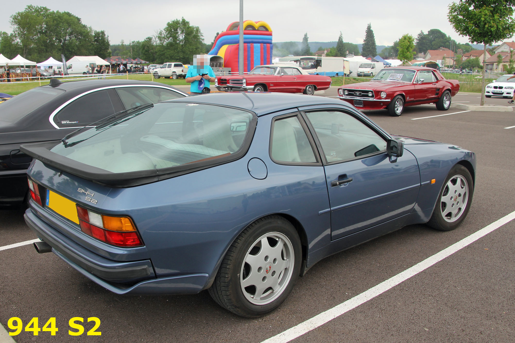 Porsche 944