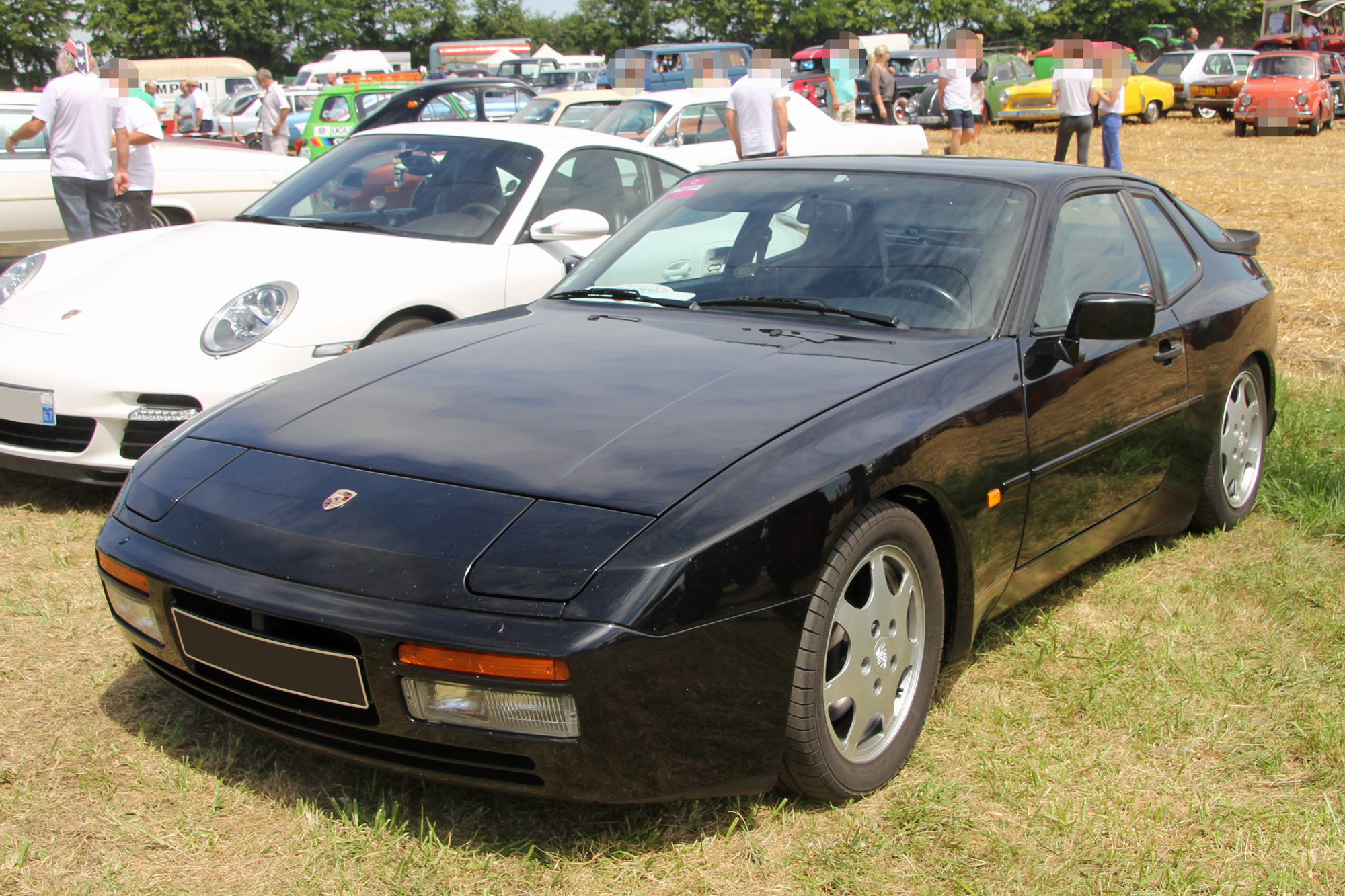 Porsche 944