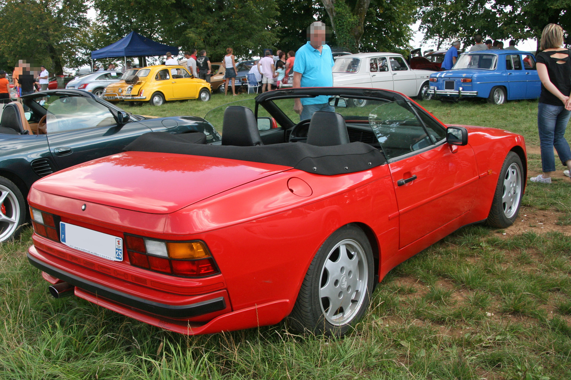 Porsche 944