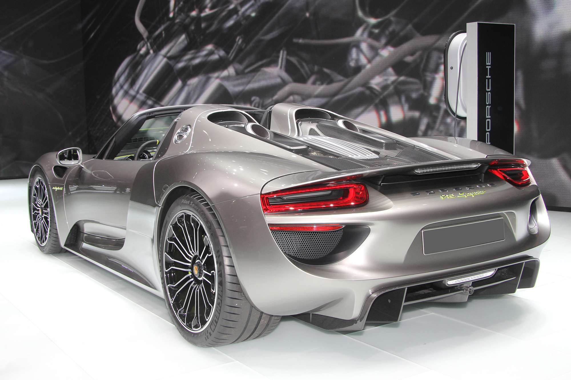 Porsche  918 spyder