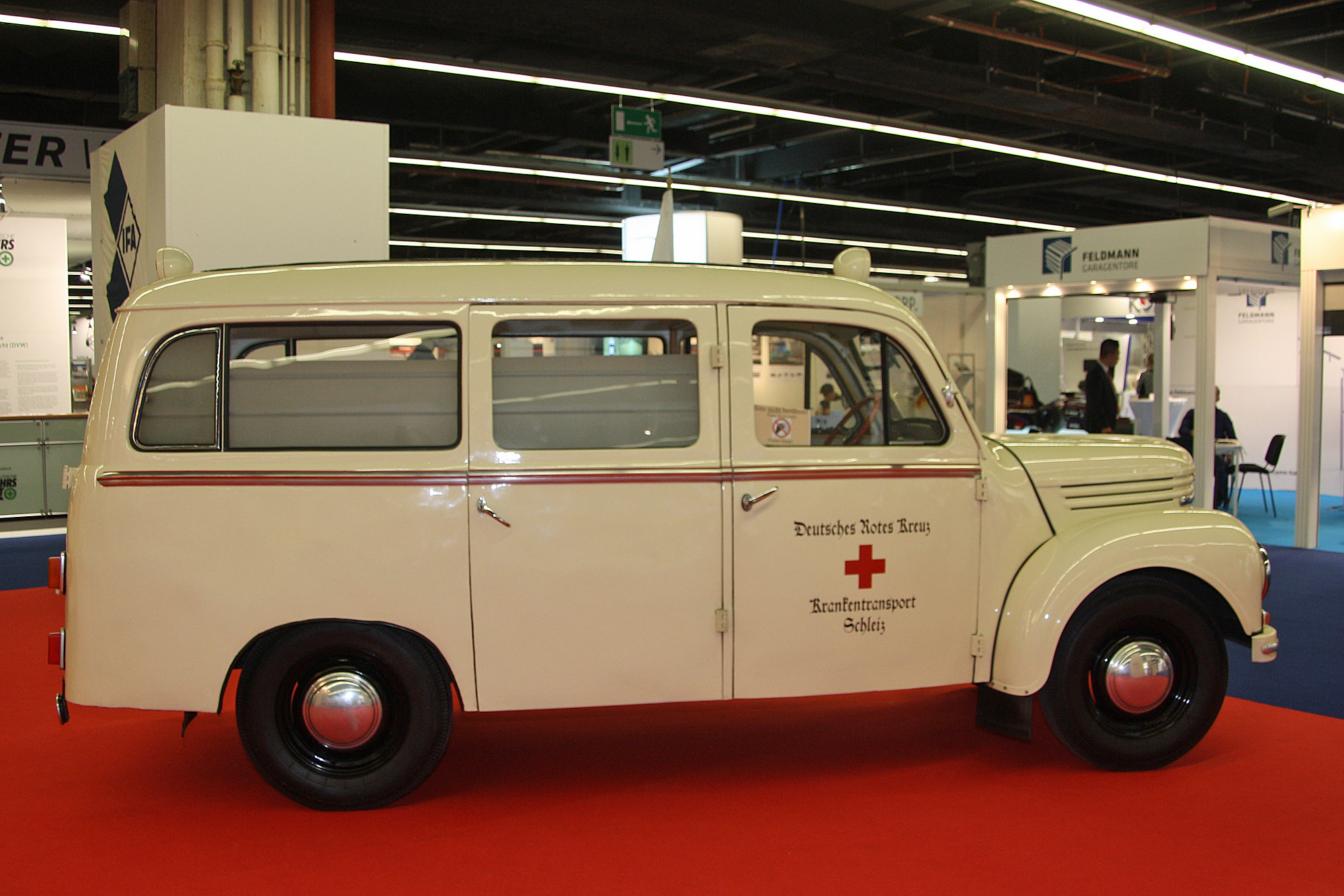 Barkas Framo V 902